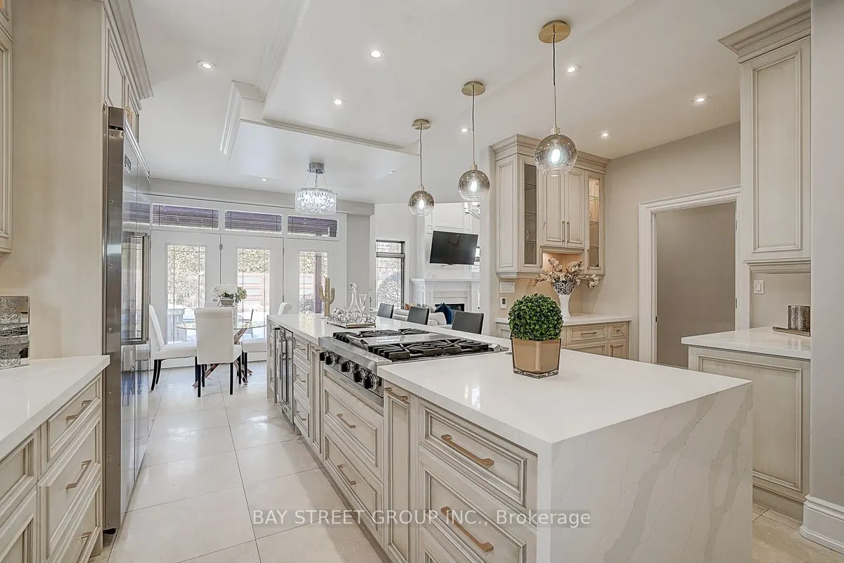 452 Avon Crescent