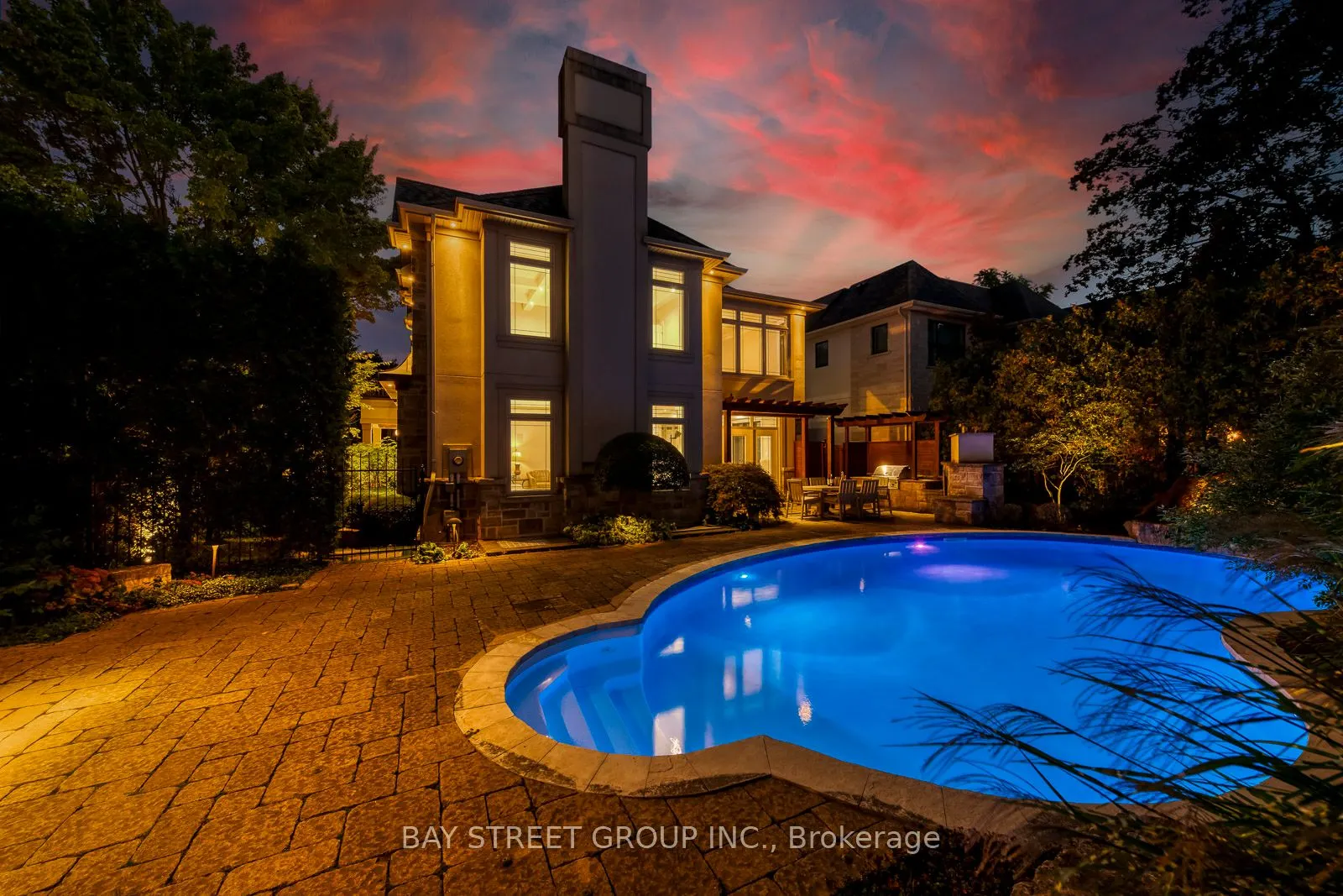 452 Avon Crescent