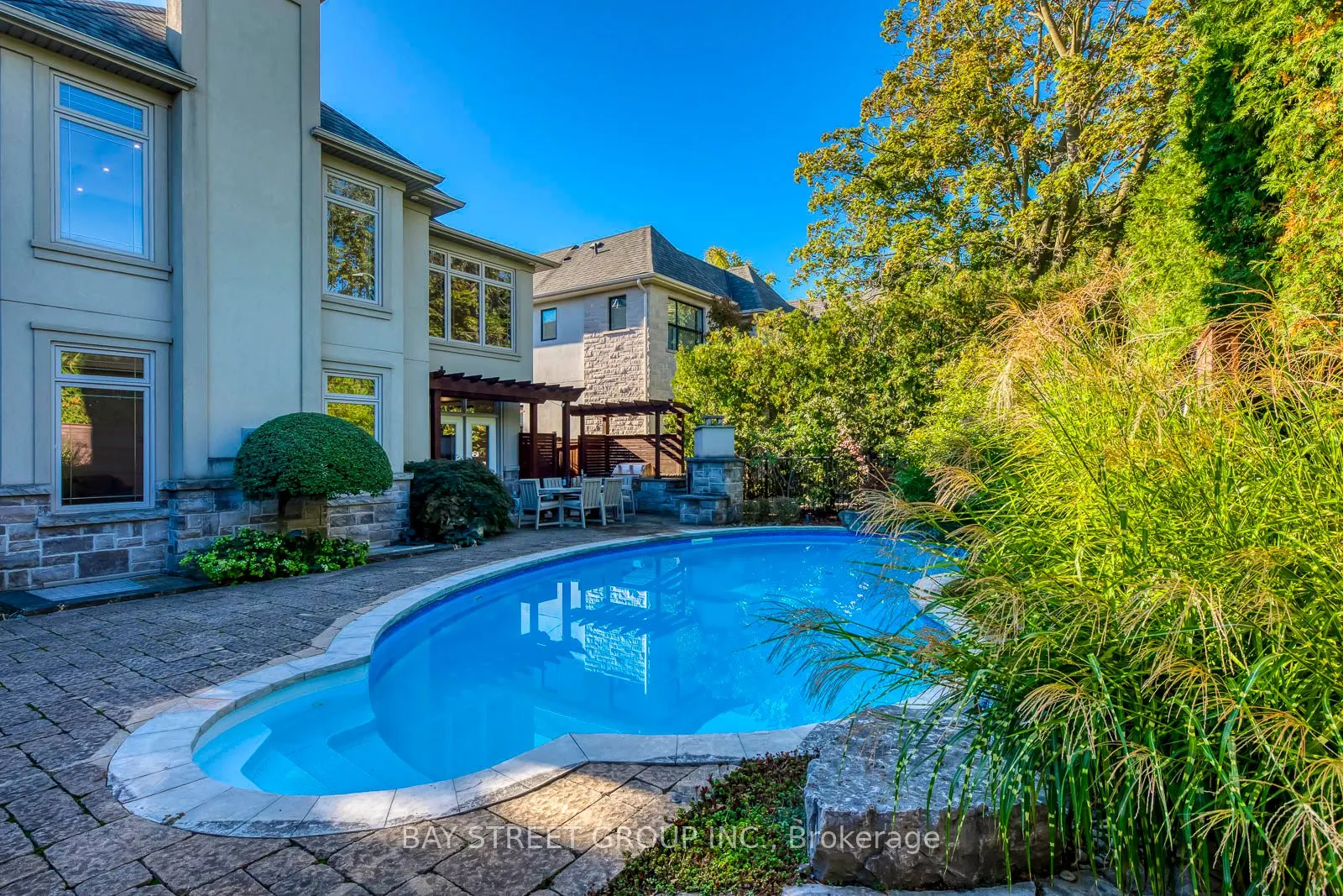 452 Avon Crescent
