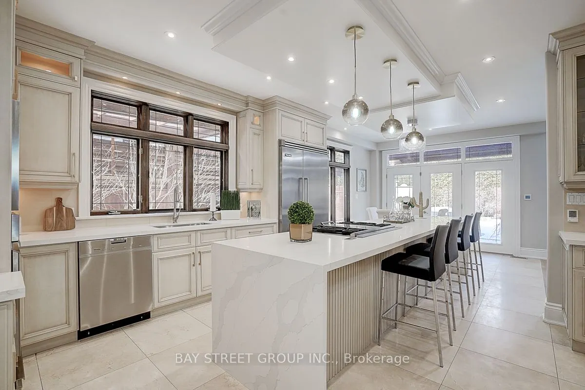 452 Avon Crescent