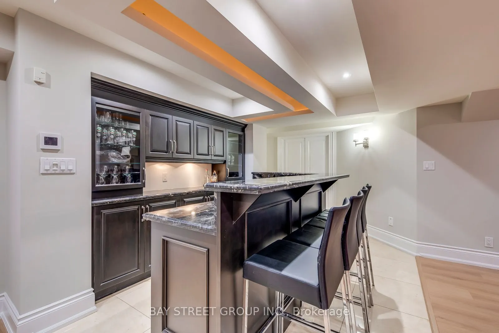 452 Avon Crescent