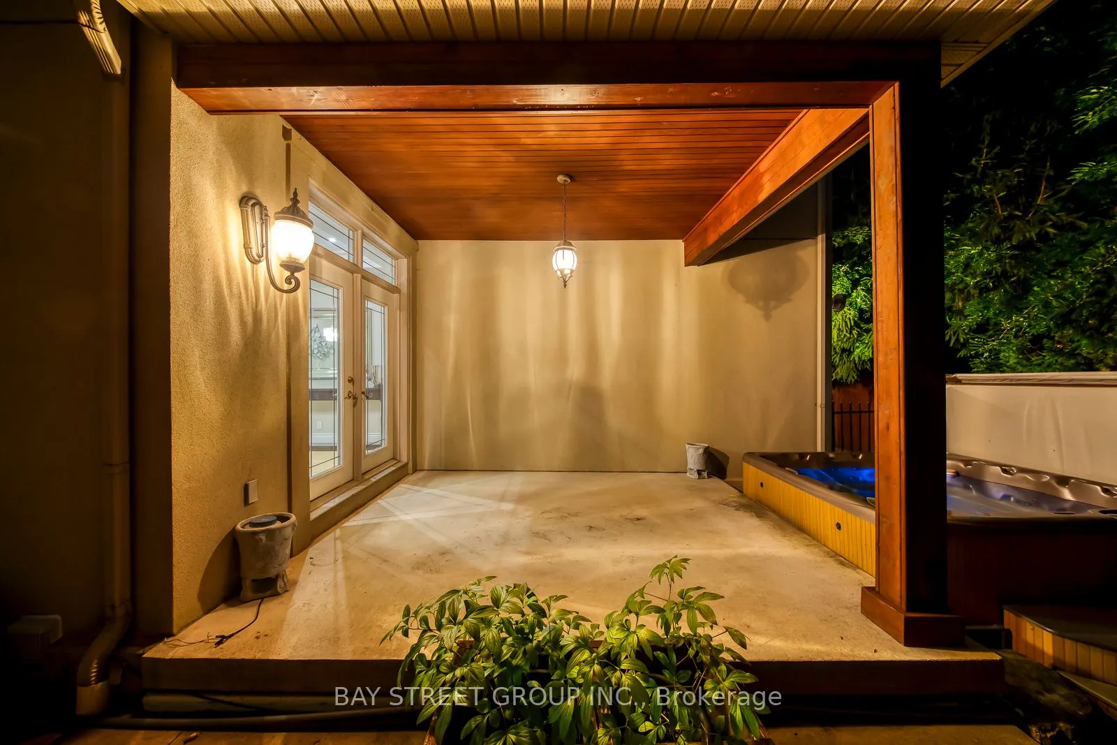 452 Avon Crescent