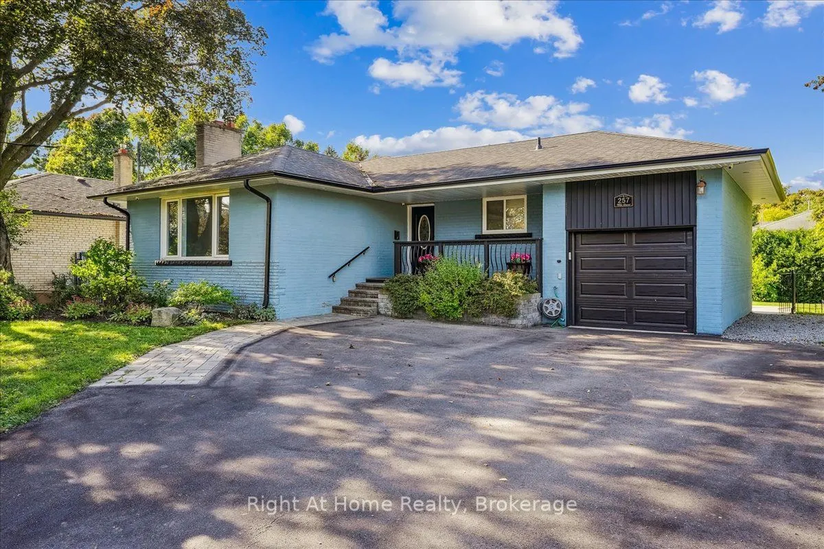 257 Wales Crescent
