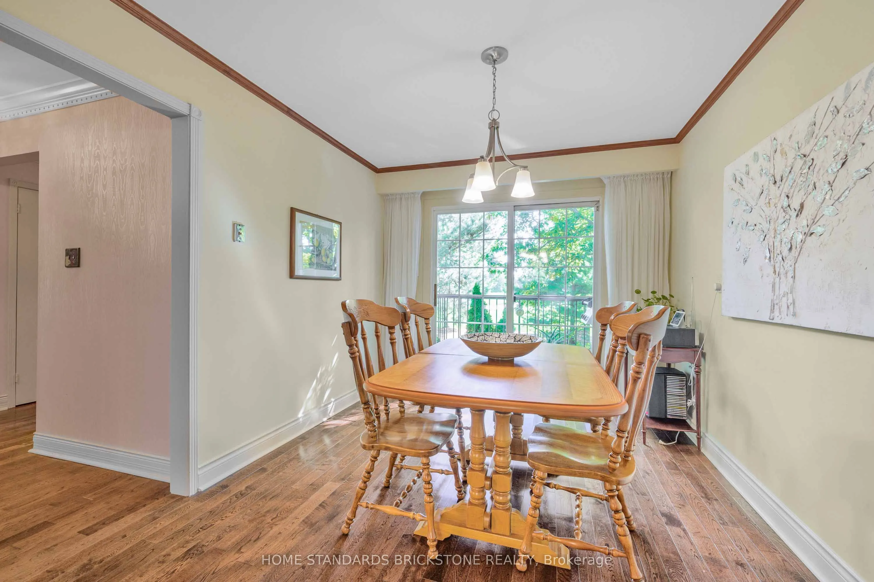 5 POPLAR HEIGHTS Drive
