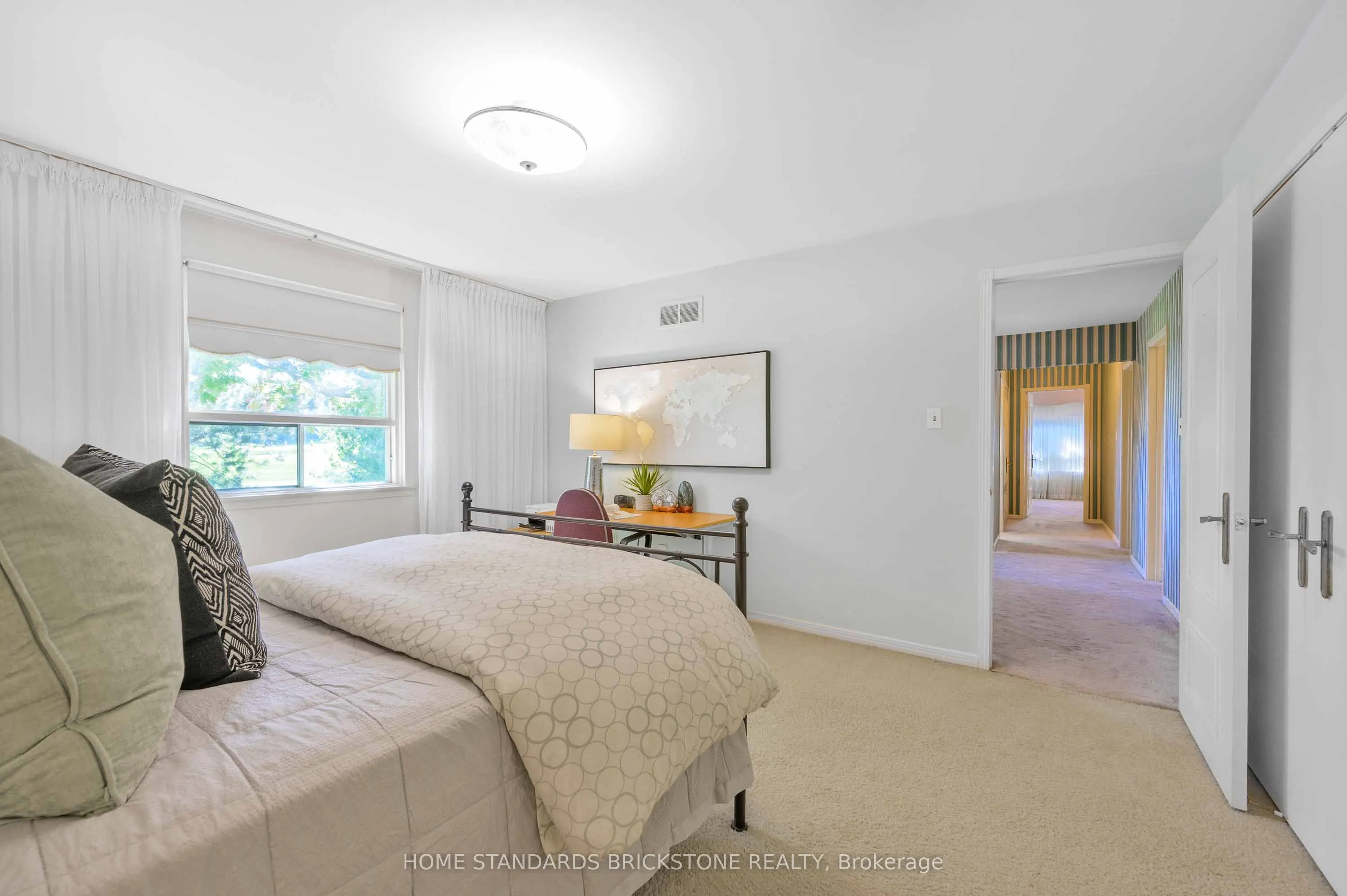 5 POPLAR HEIGHTS Drive