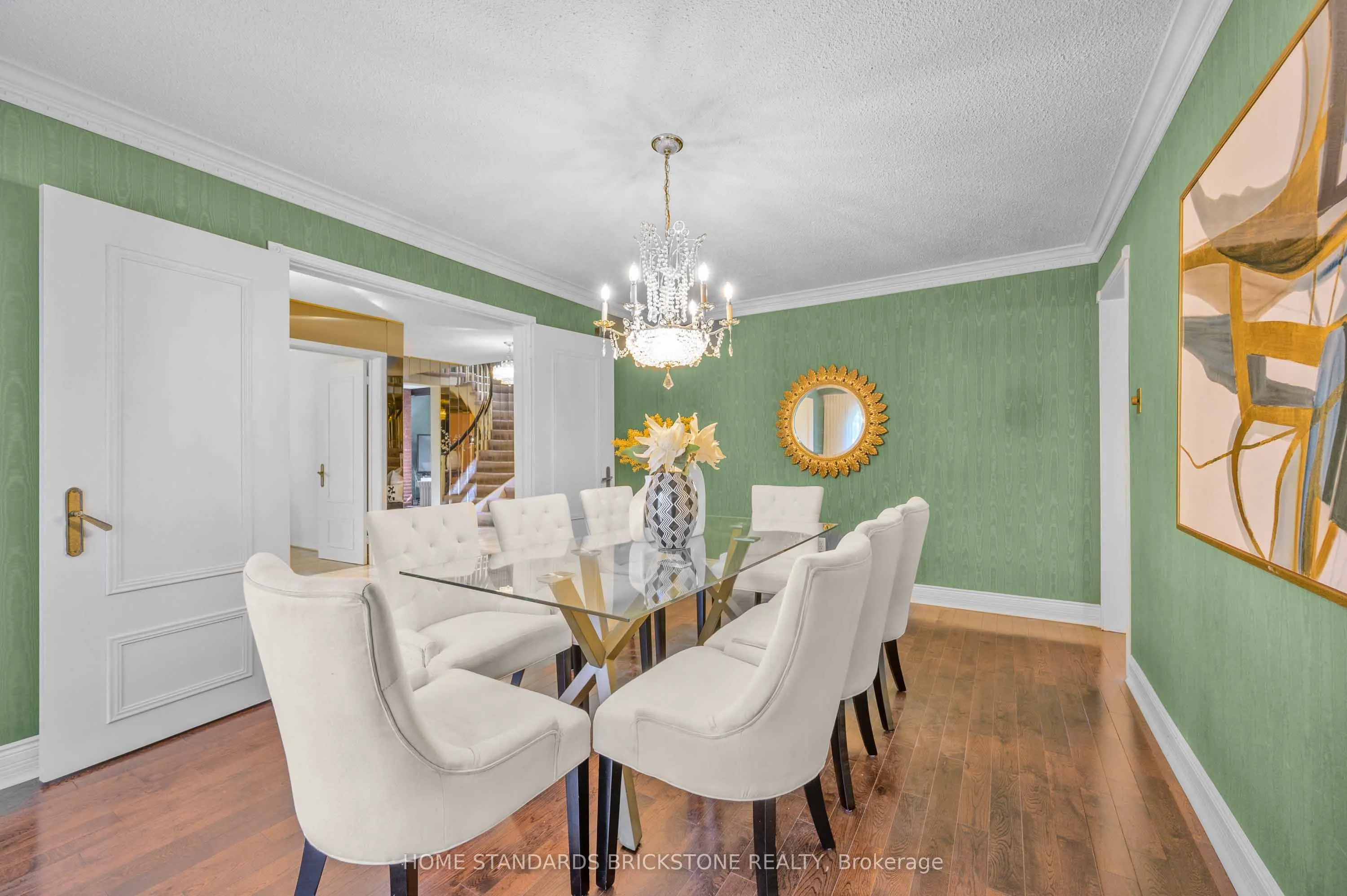 5 POPLAR HEIGHTS Drive