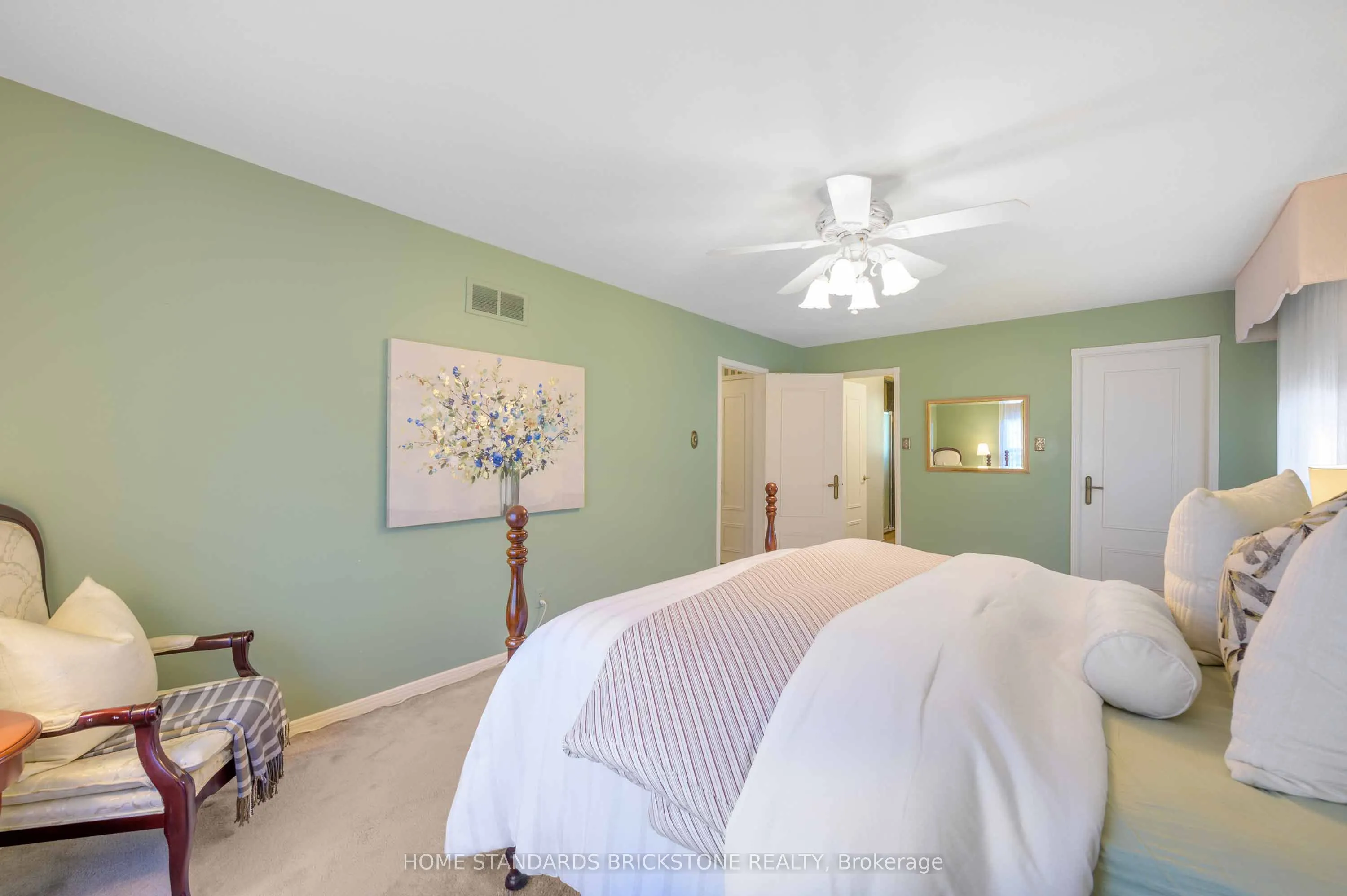 5 POPLAR HEIGHTS Drive