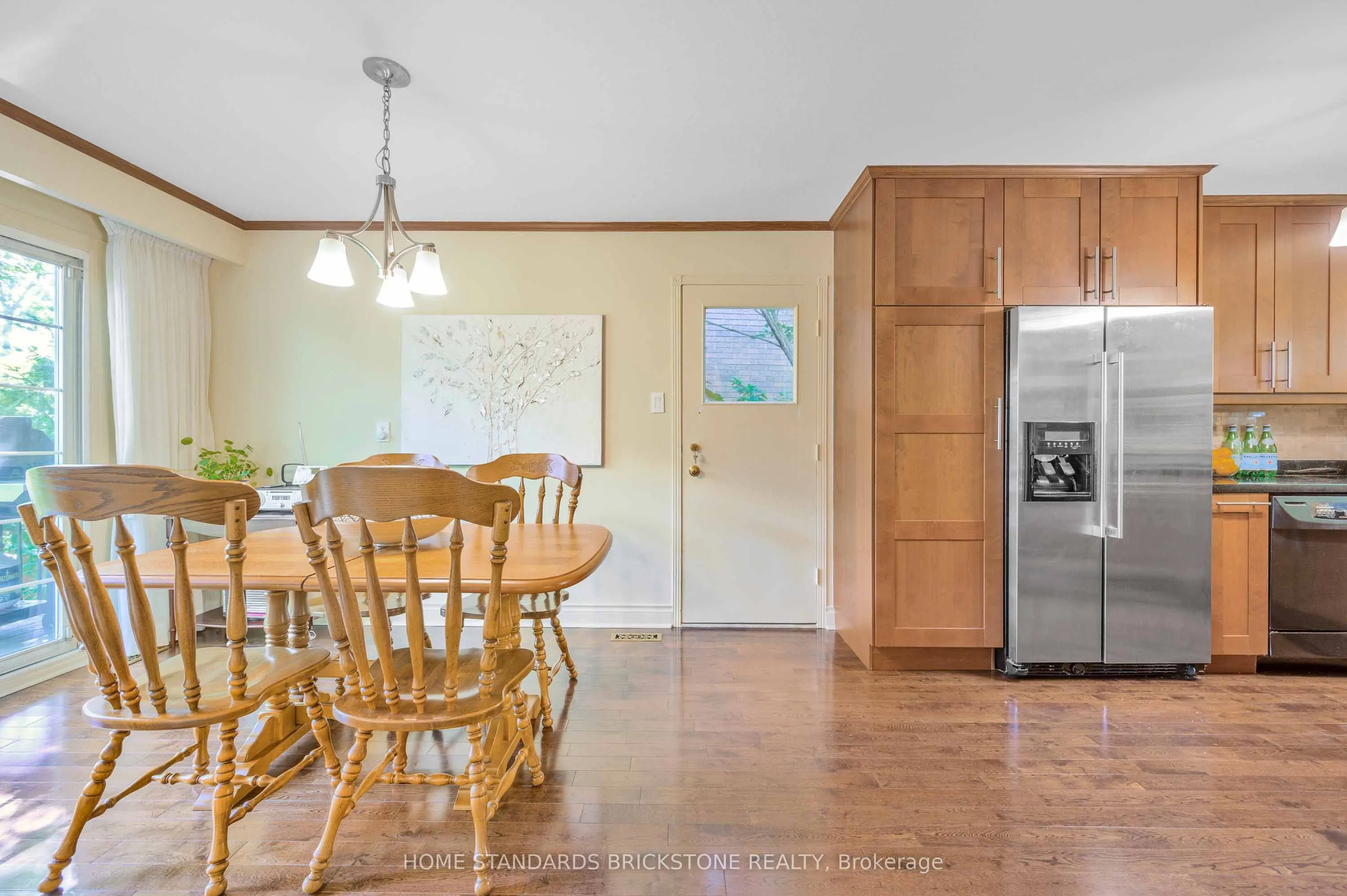 5 POPLAR HEIGHTS Drive