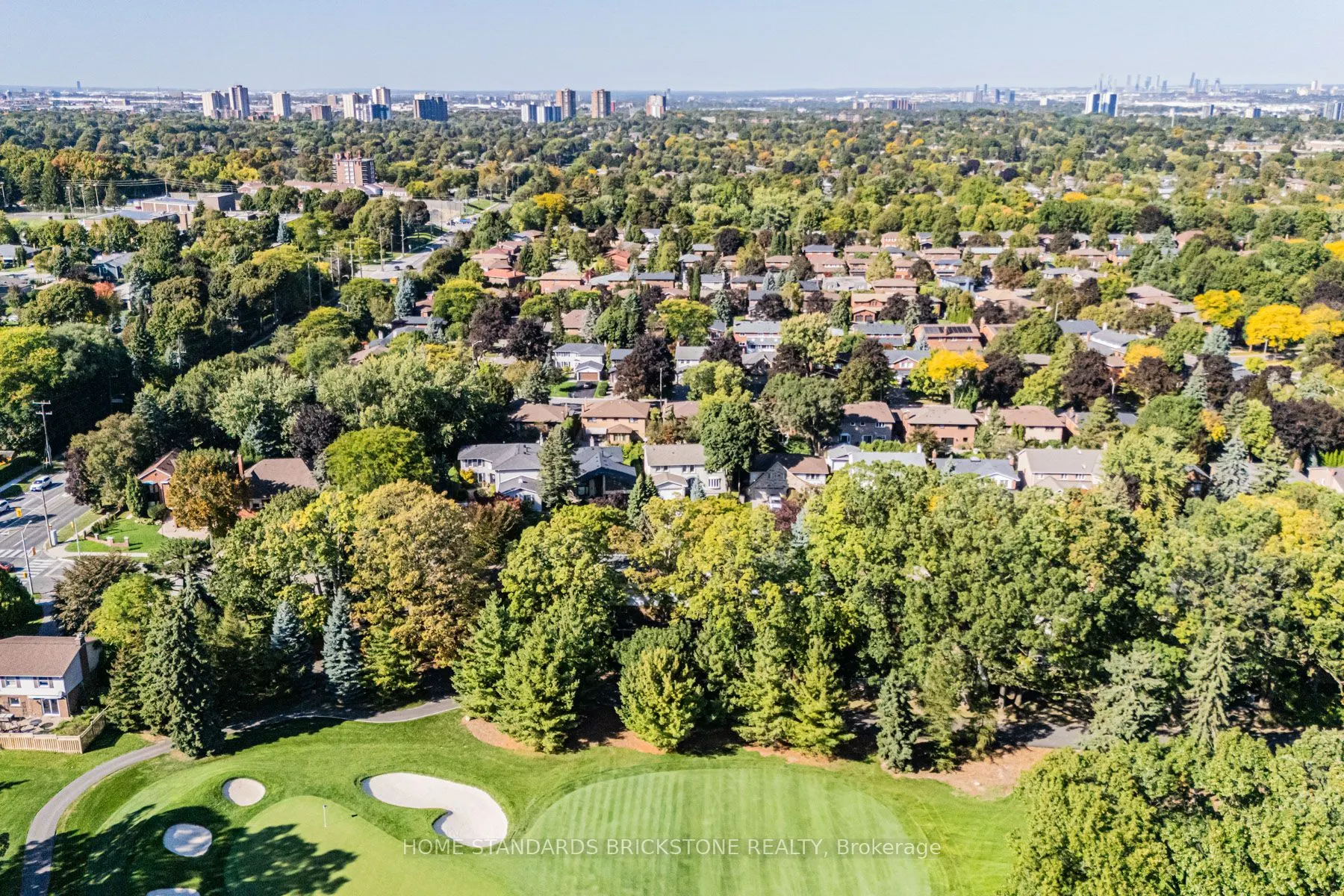 5 POPLAR HEIGHTS Drive
