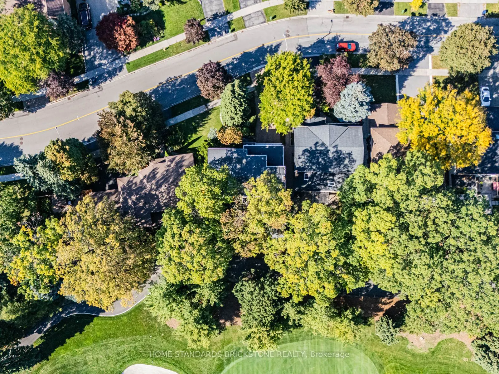 5 POPLAR HEIGHTS Drive