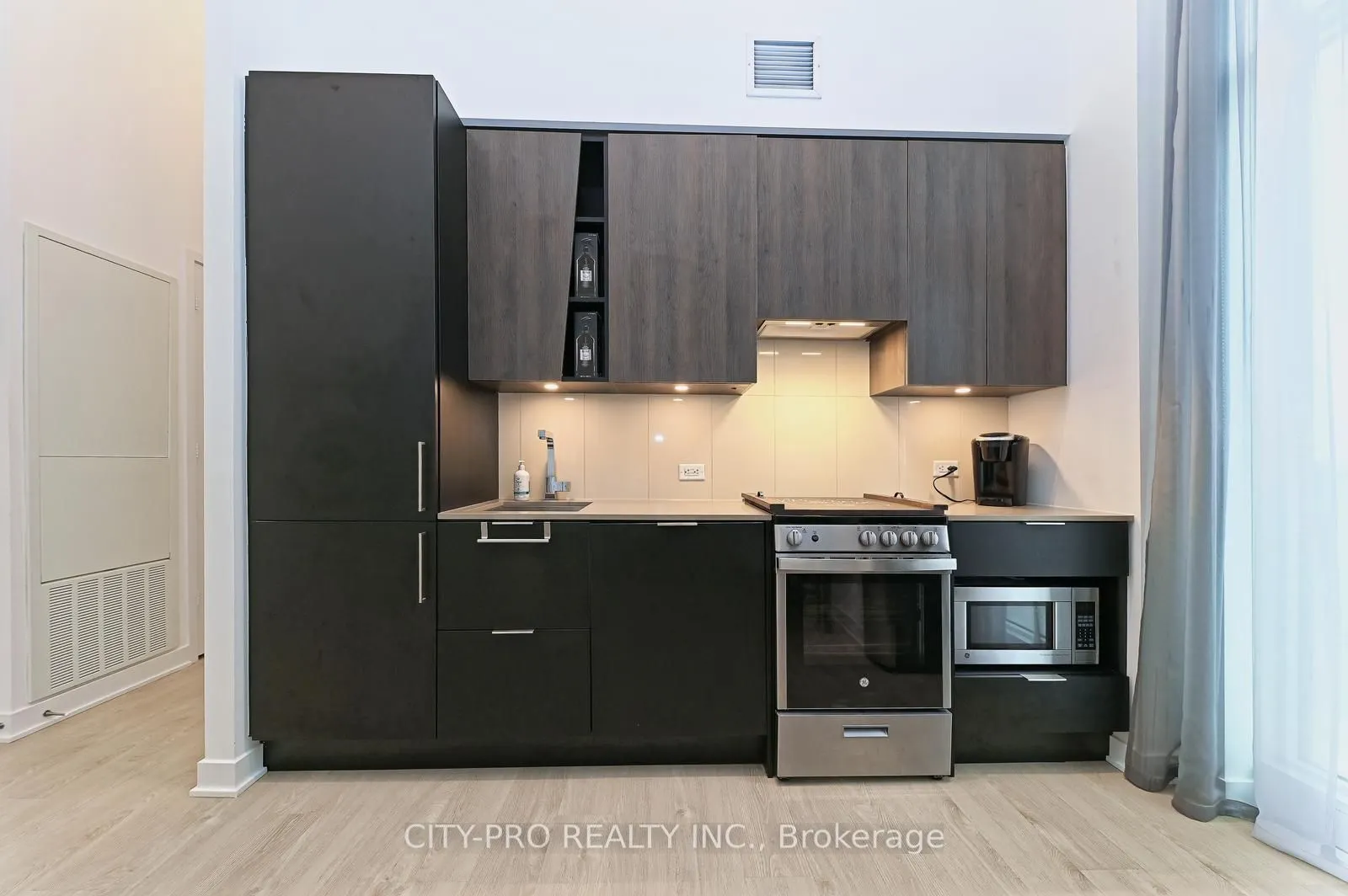 3900 Confederation Parkway, #410