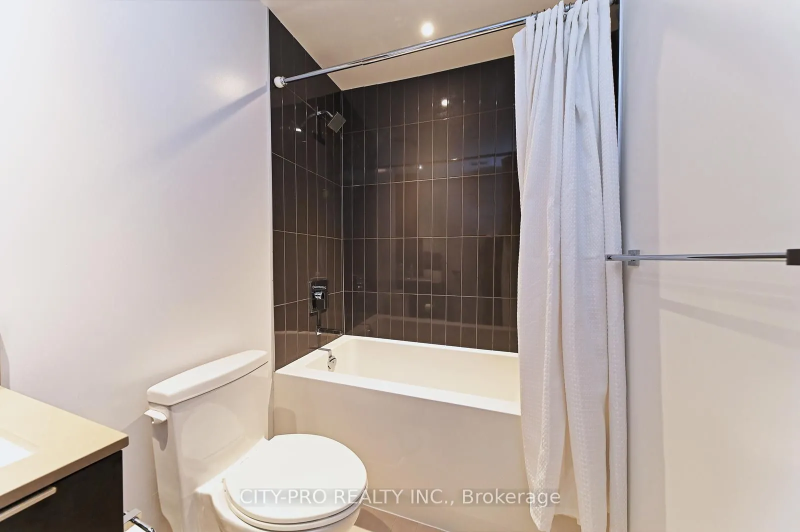 3900 Confederation Parkway, #410