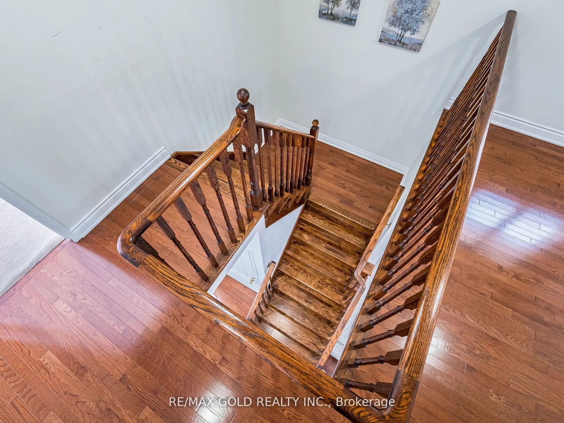 36 Treegrove Crescent