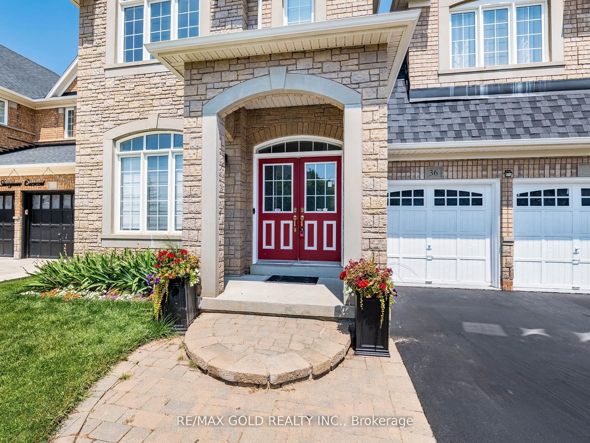 36 Treegrove Crescent
