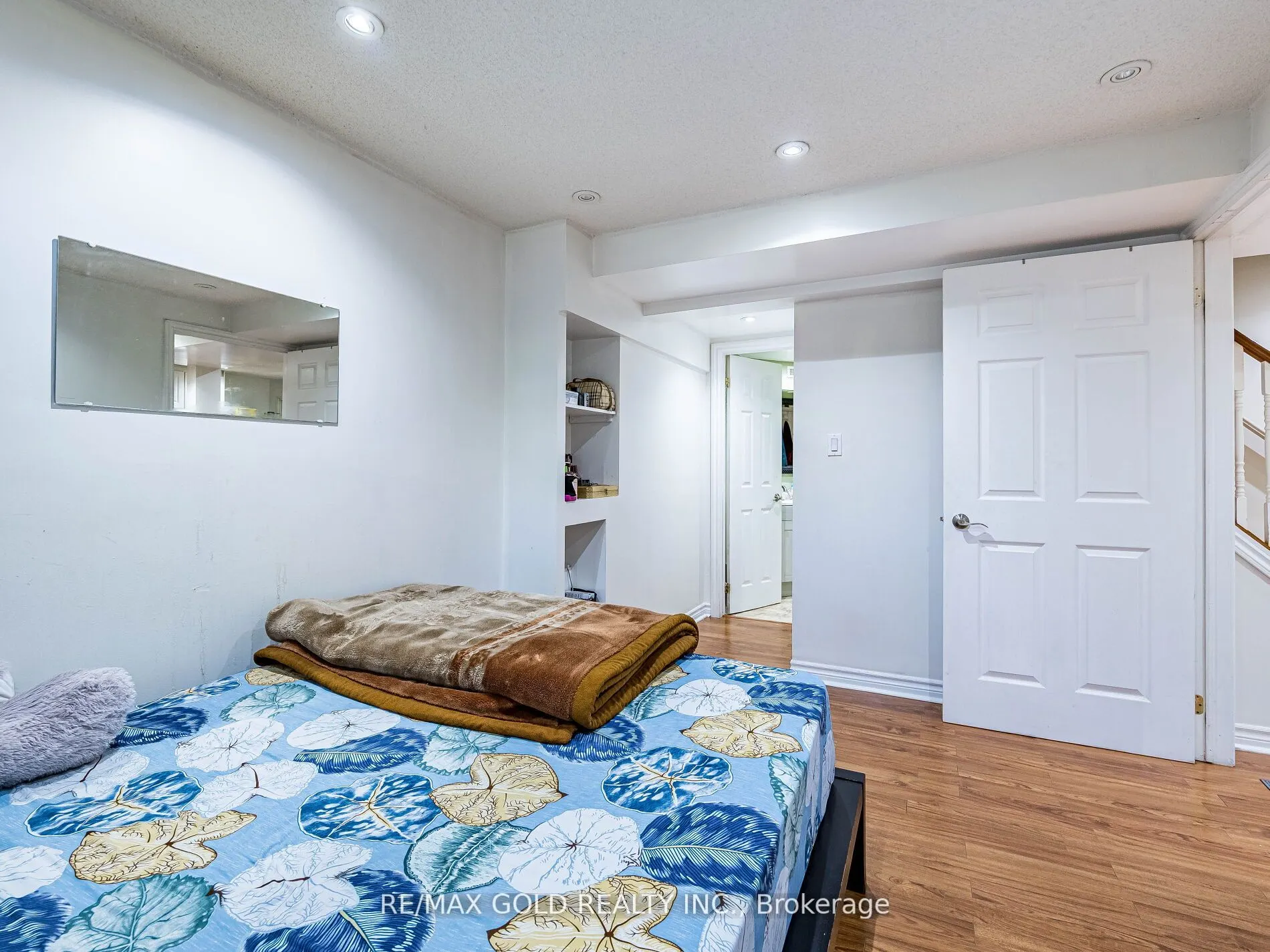 36 Treegrove Crescent