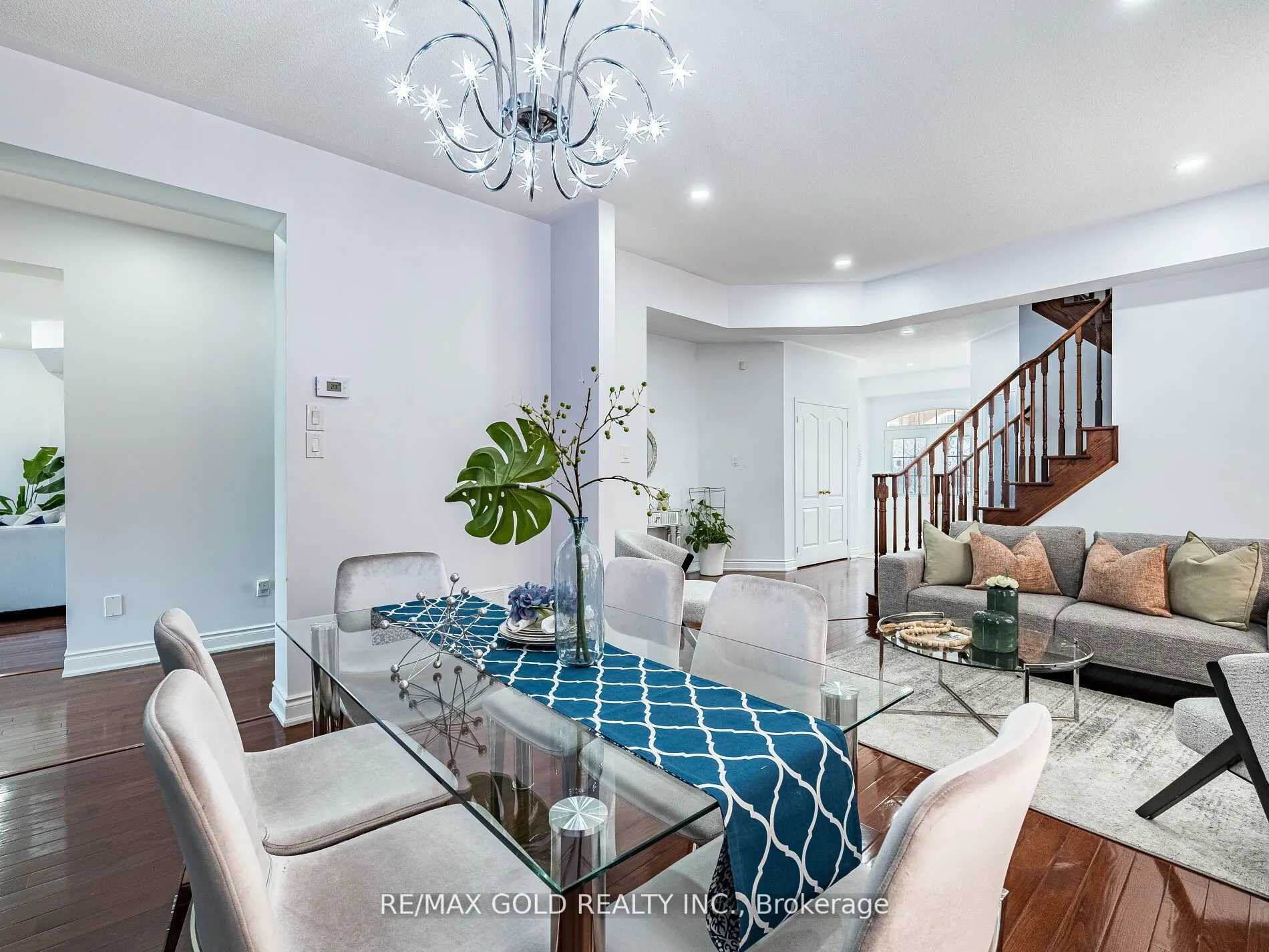 36 Treegrove Crescent