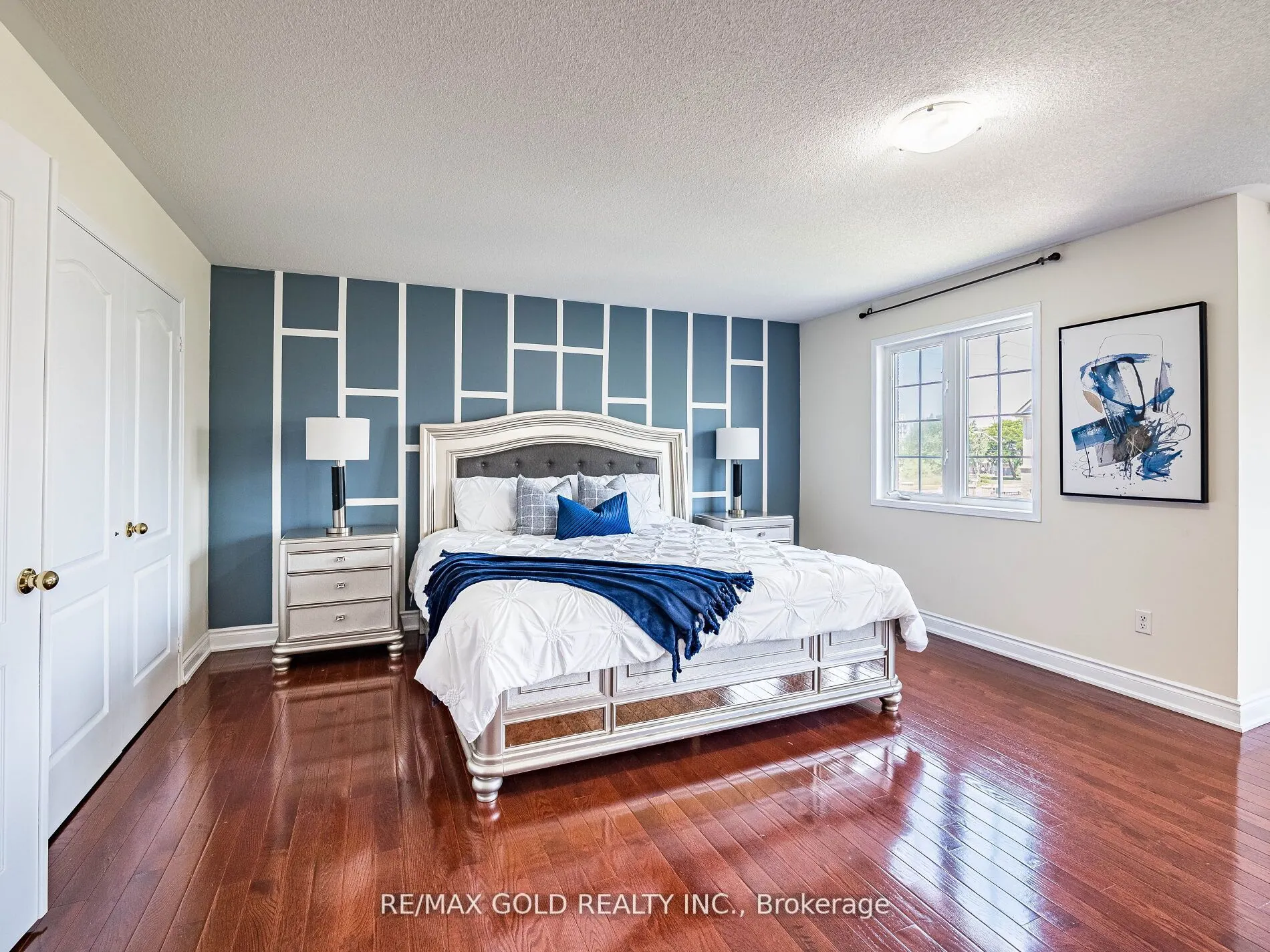 36 Treegrove Crescent