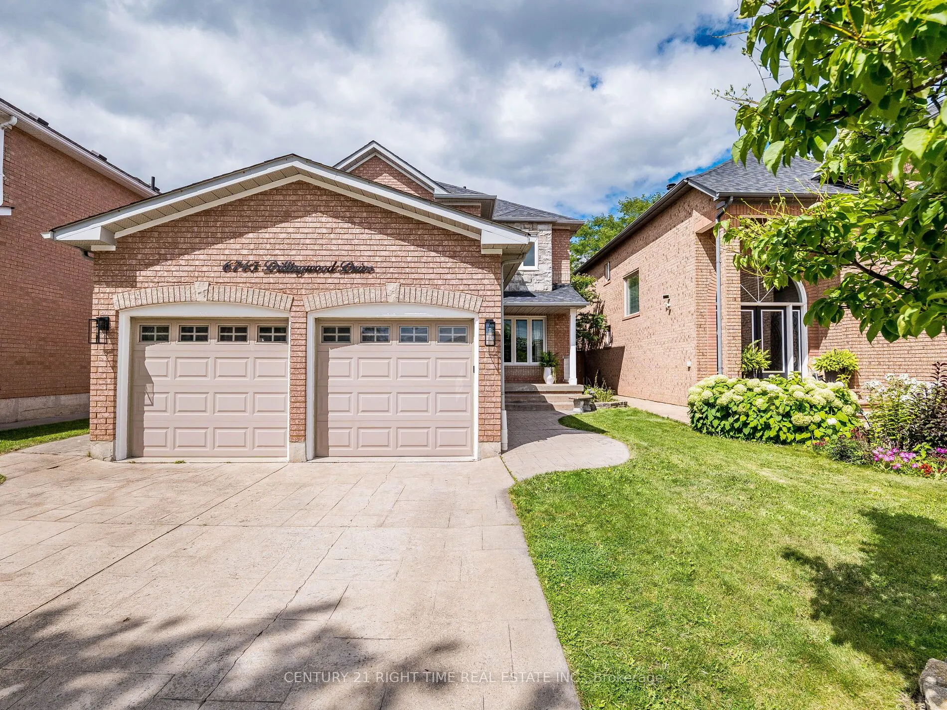 6745 Dillingwood Drive