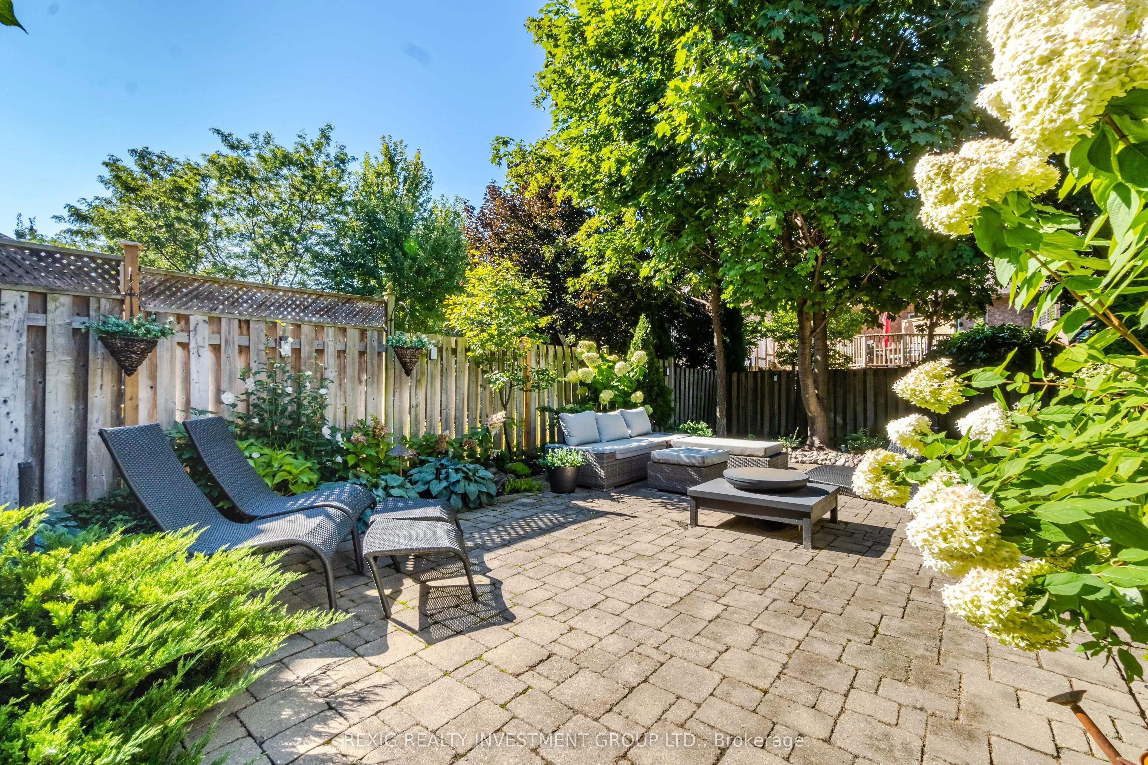 2228 HUMMINGBIRD Way