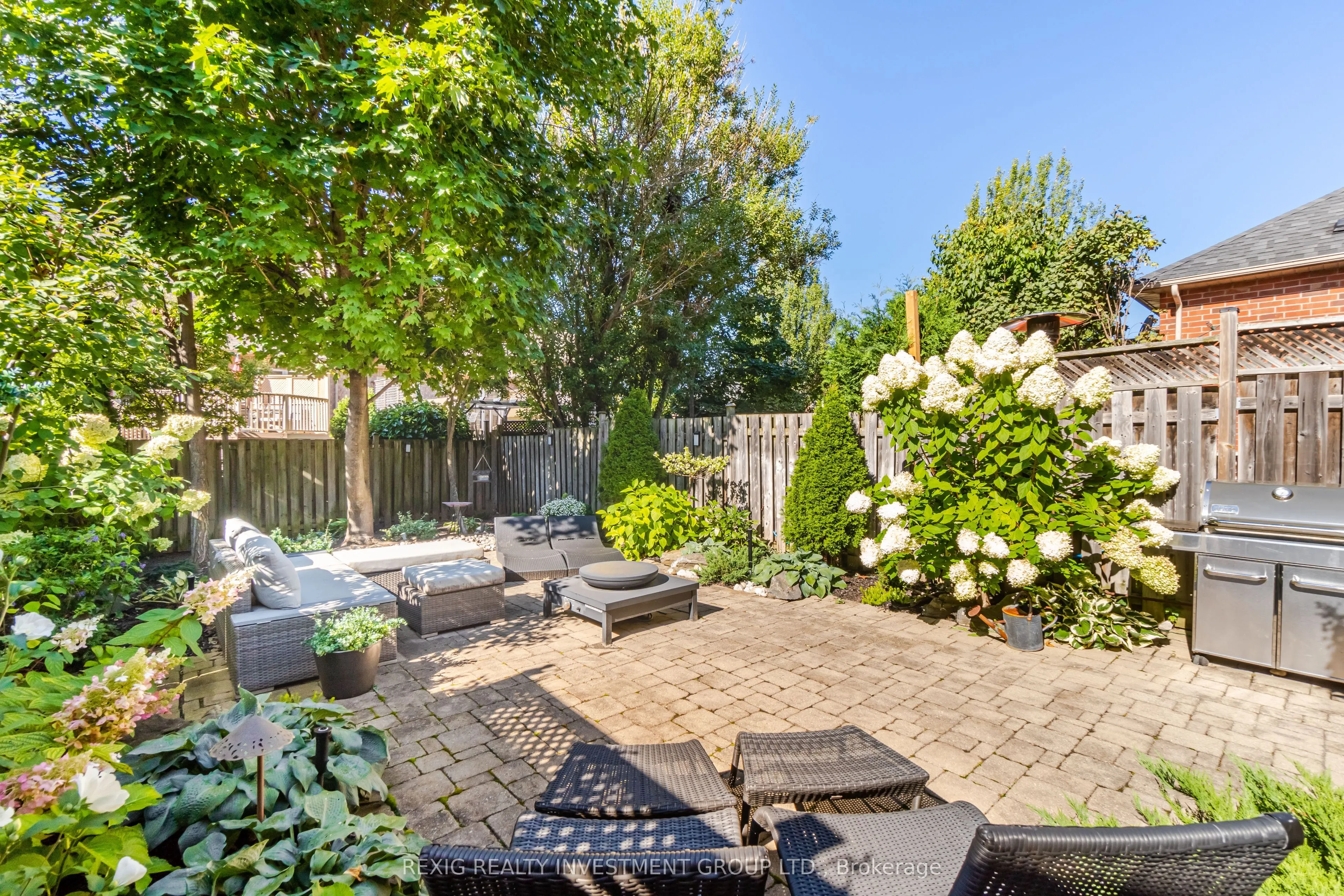 2228 HUMMINGBIRD Way