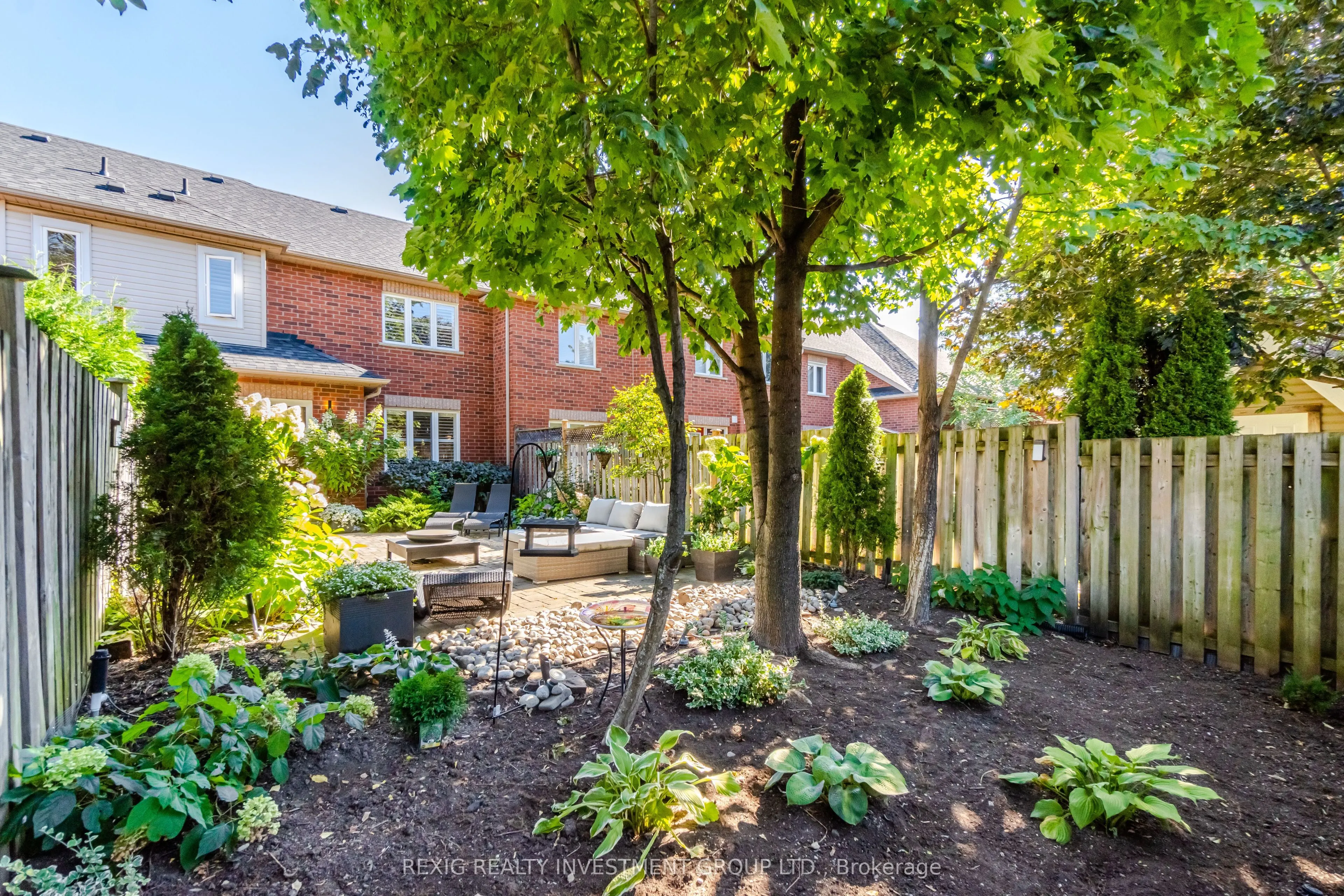2228 HUMMINGBIRD Way