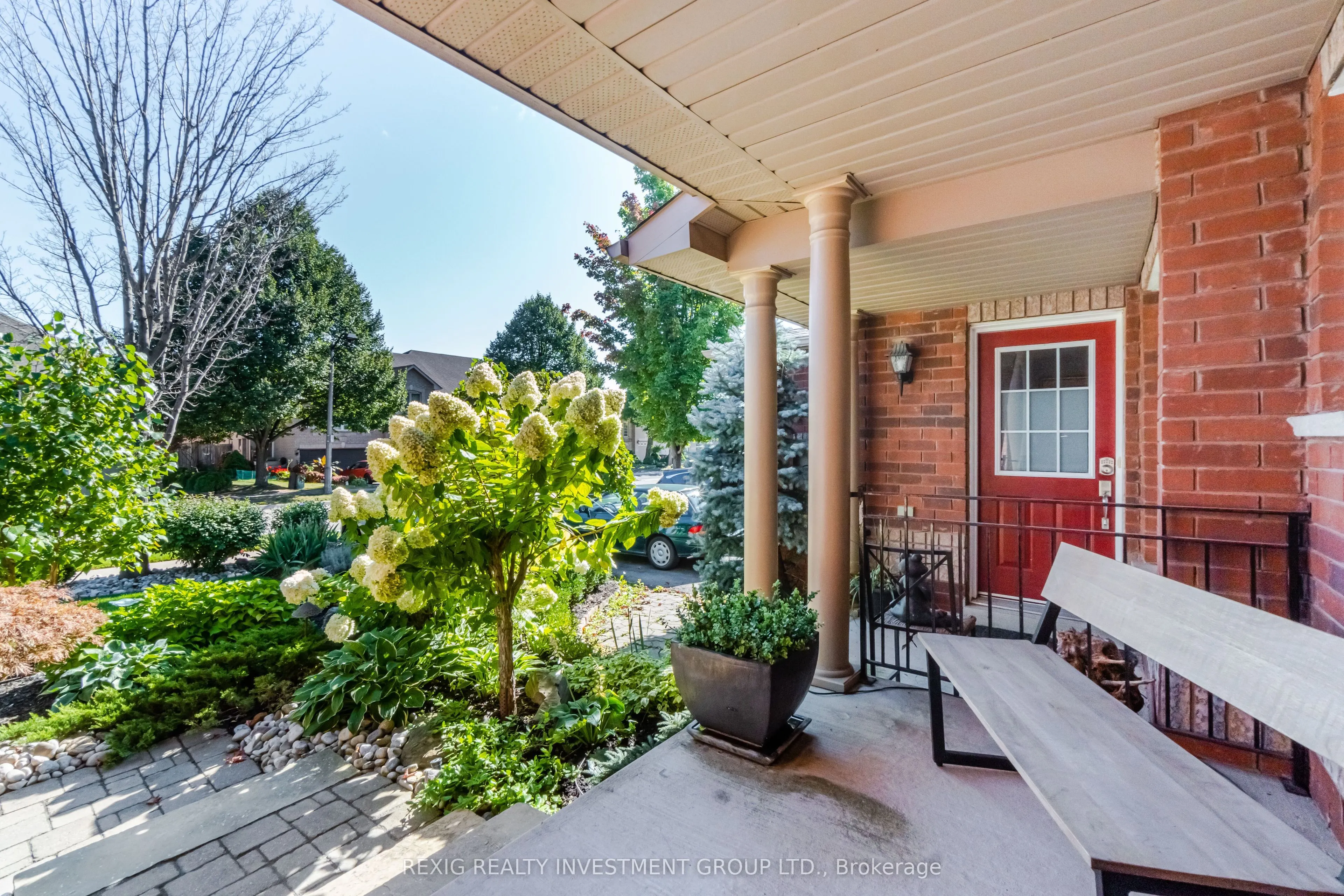2228 HUMMINGBIRD Way