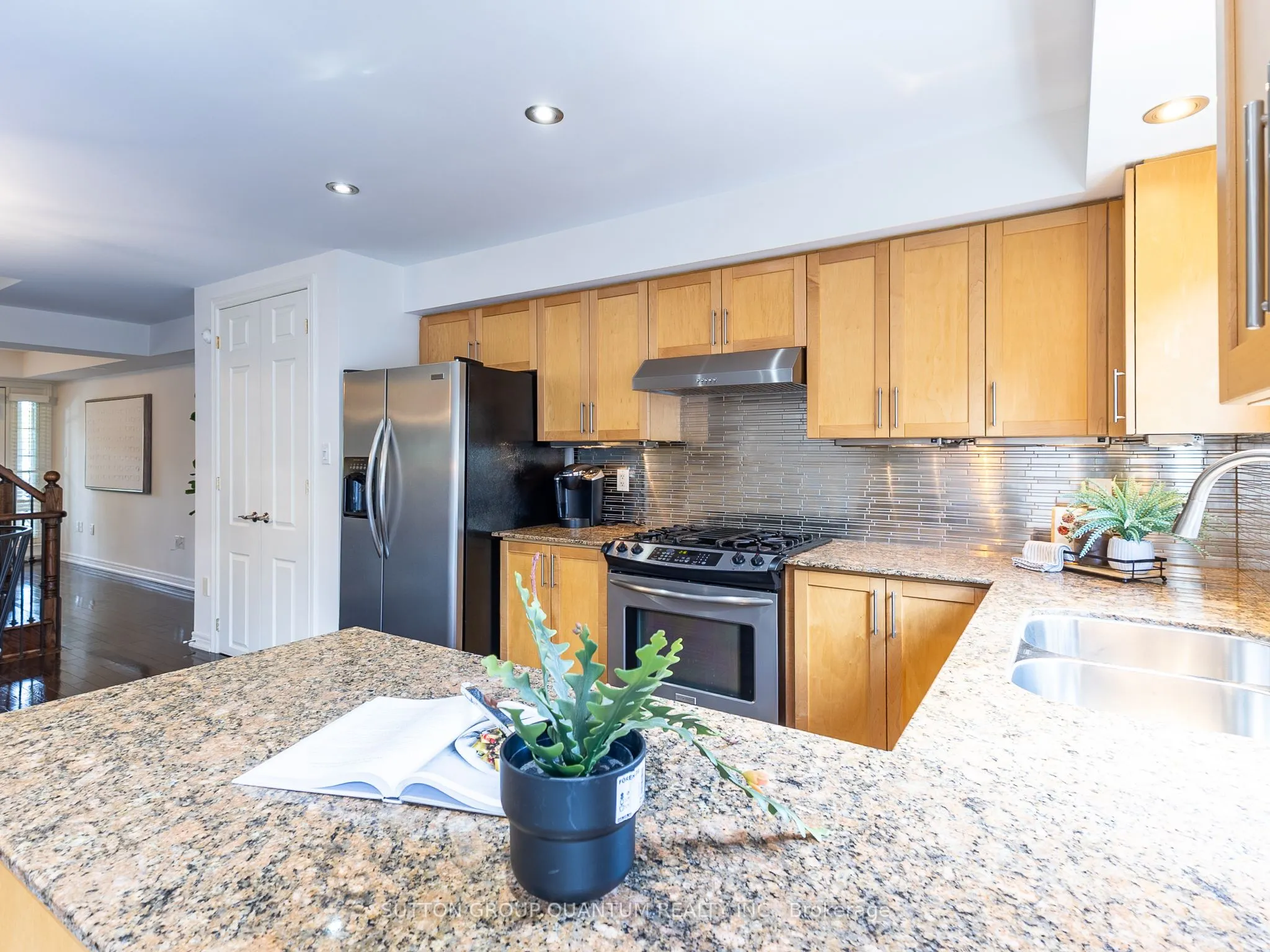 50 Rosewood Avenue, #23