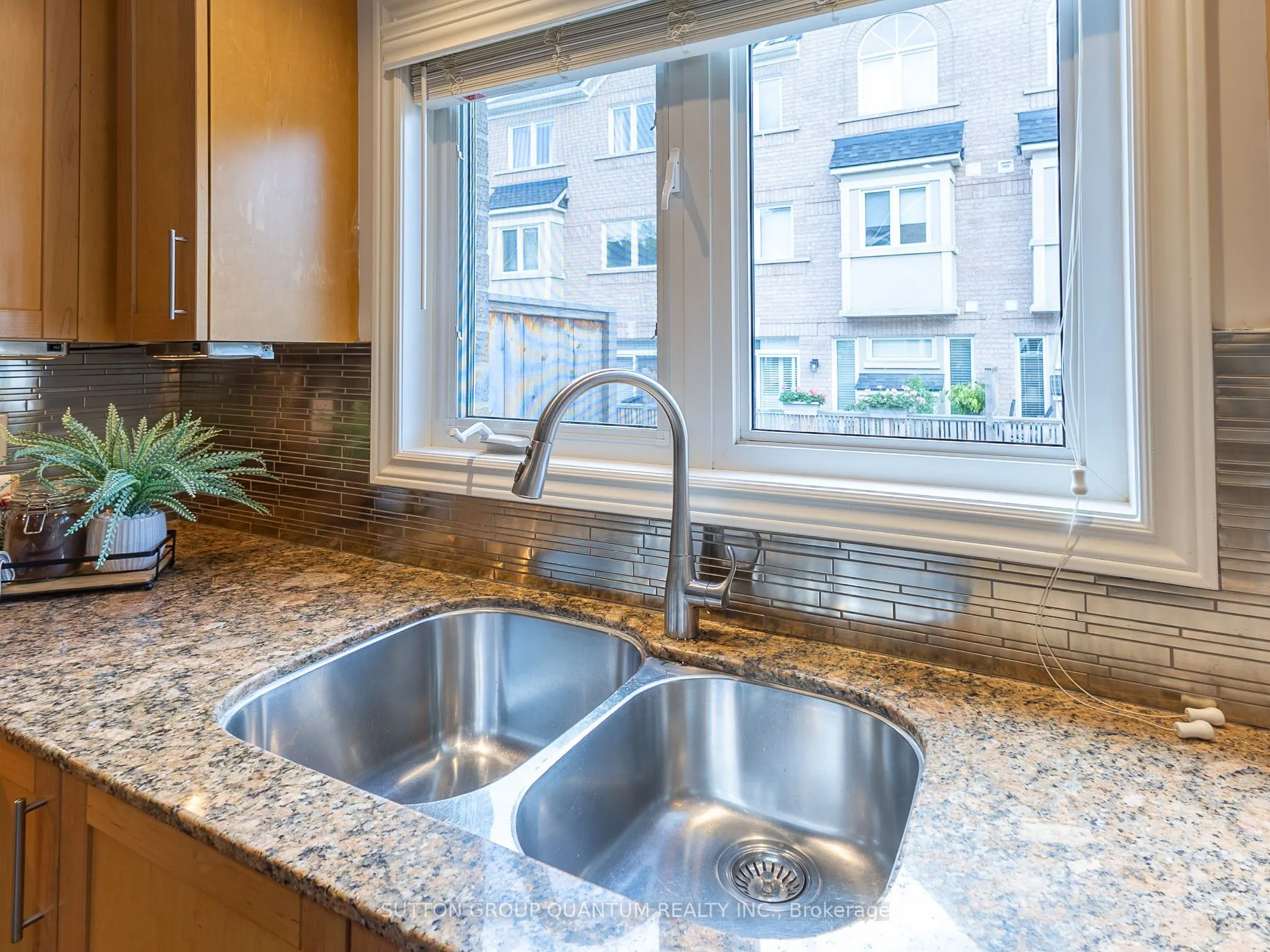 50 Rosewood Avenue, #23