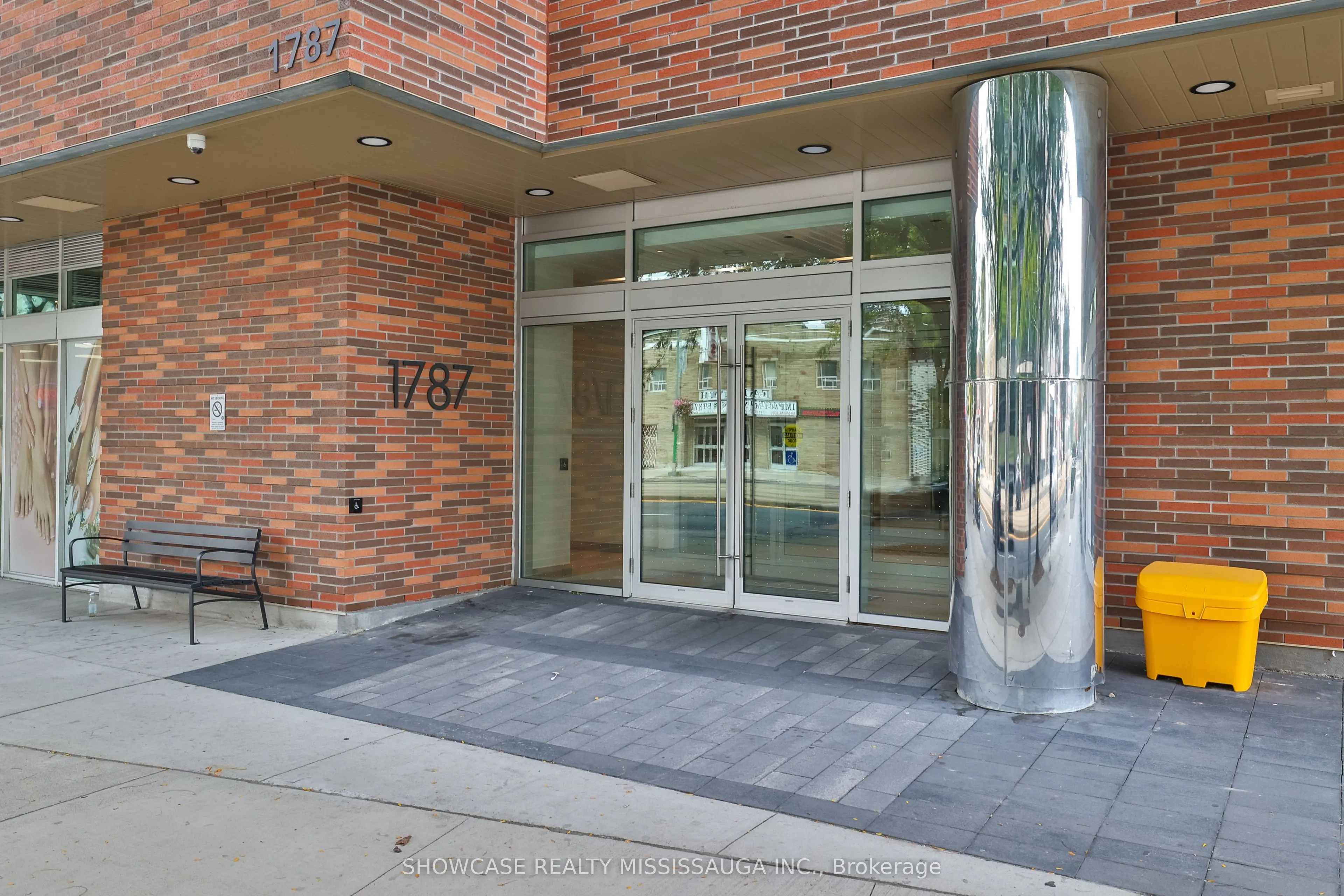 345 Driftwood Avenue, #1208