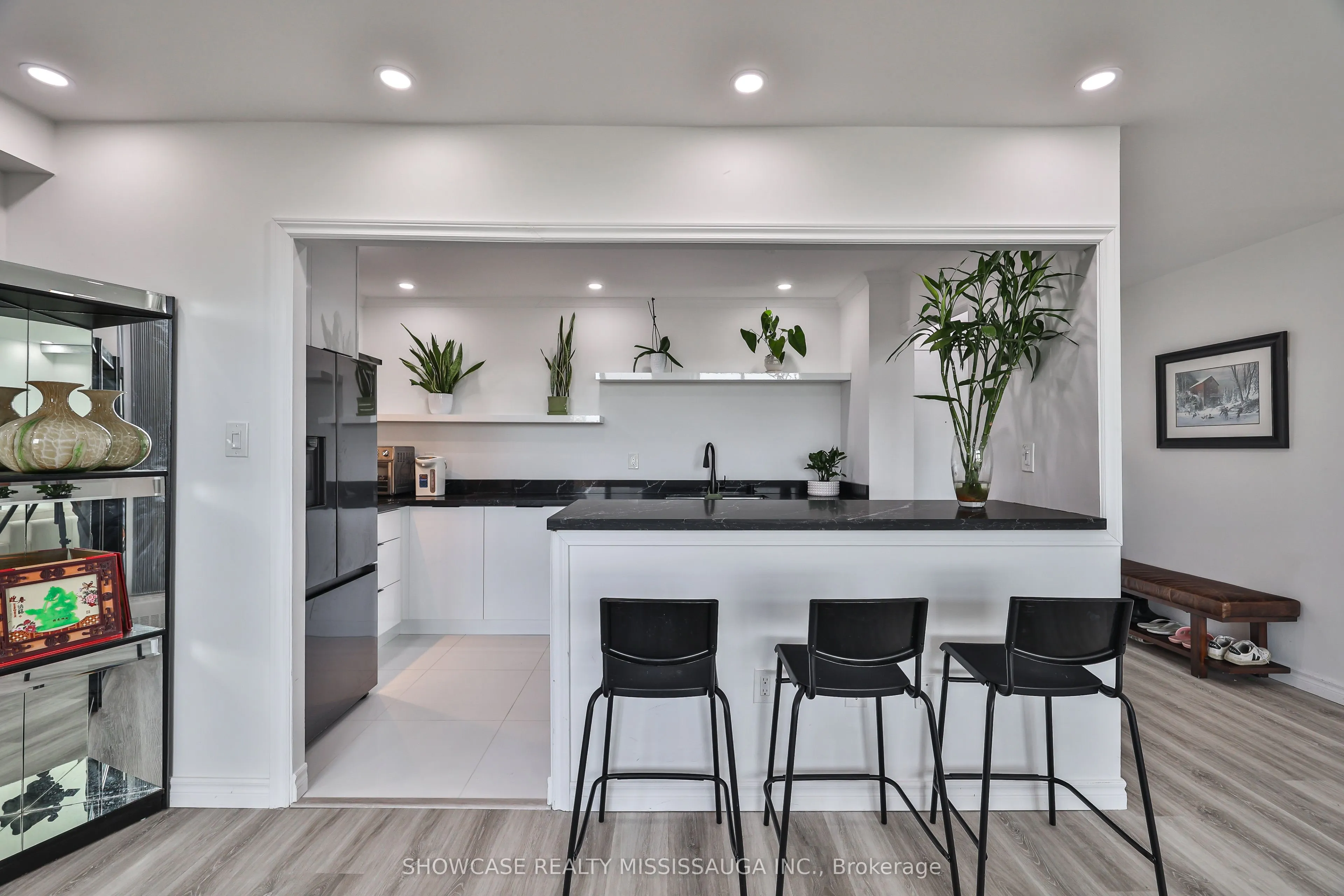 345 Driftwood Avenue, #1208