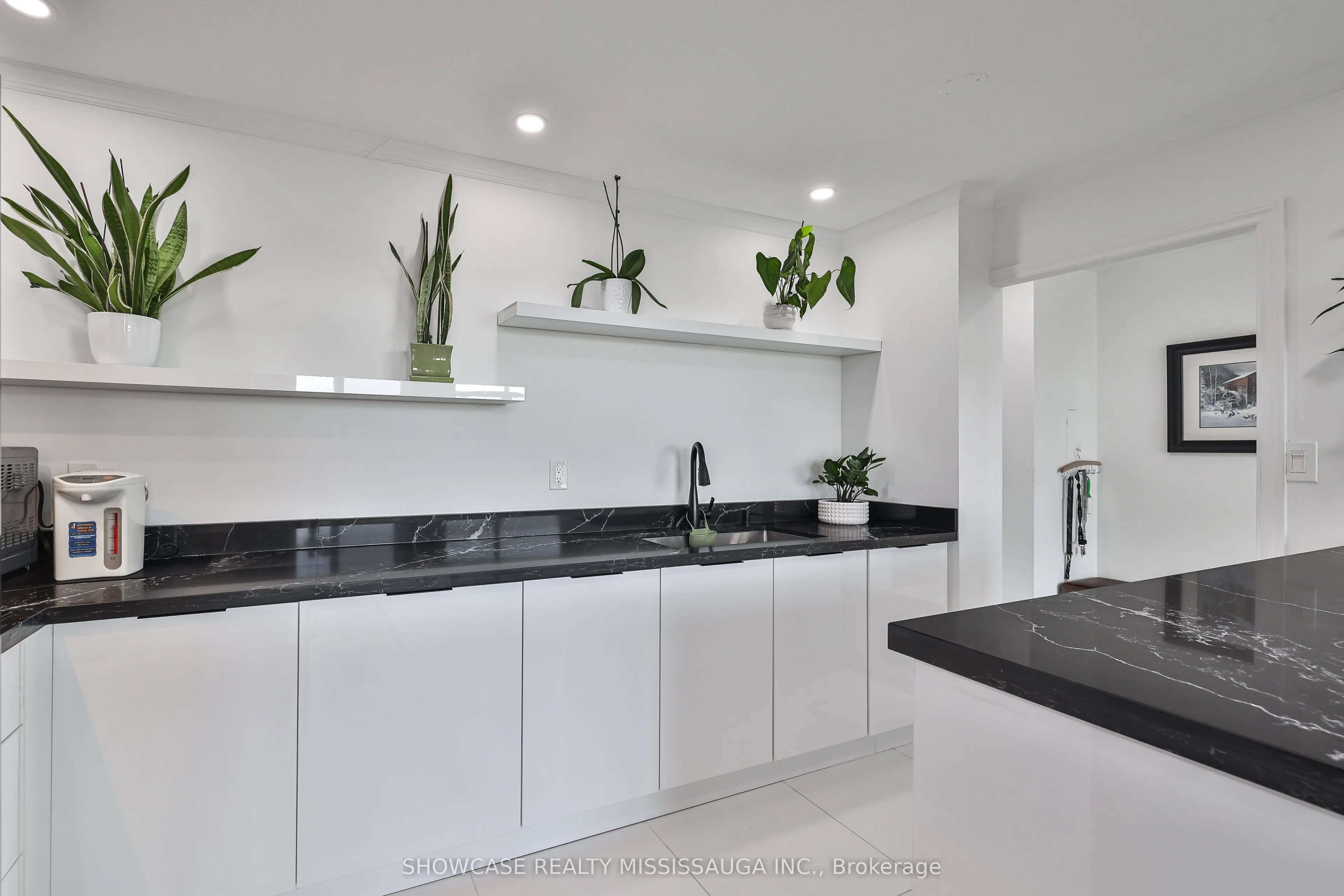 345 Driftwood Avenue, #1208