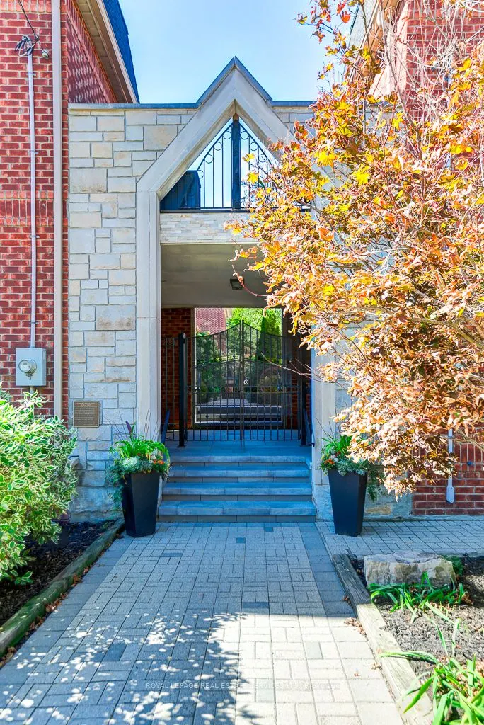 13 Archgate Lane