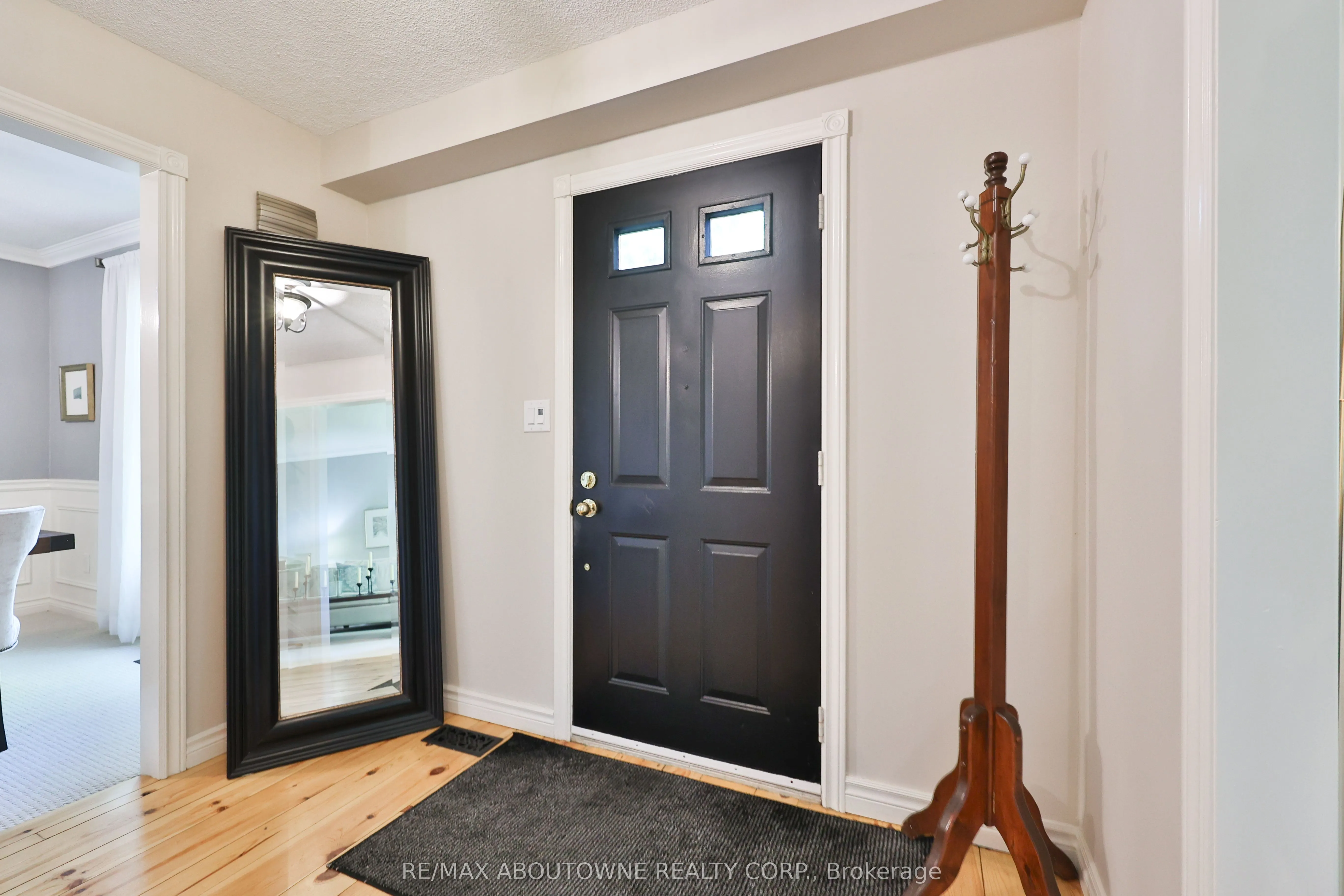 206 Rossmore Boulevard