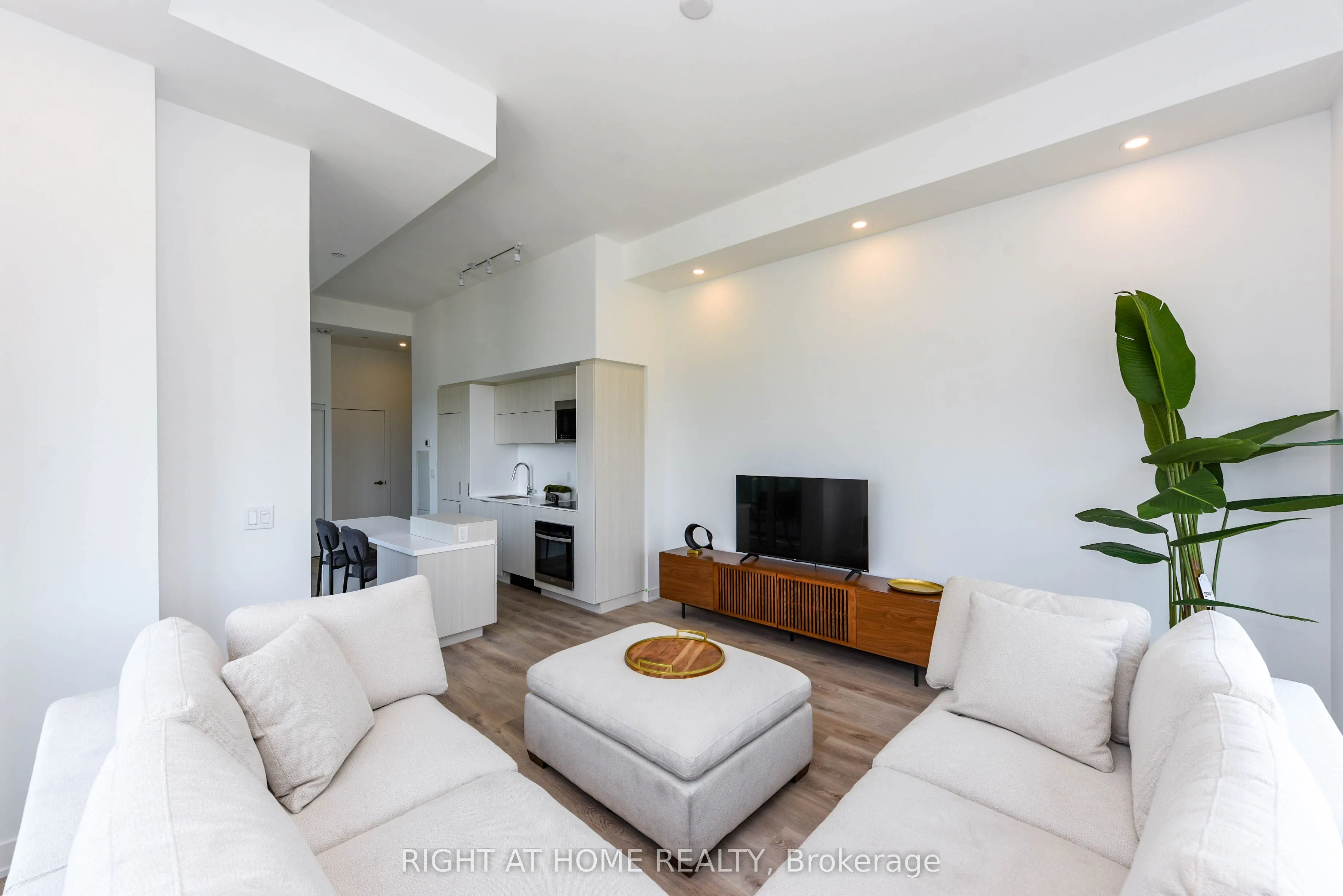 370 MARTHA Street, #2008