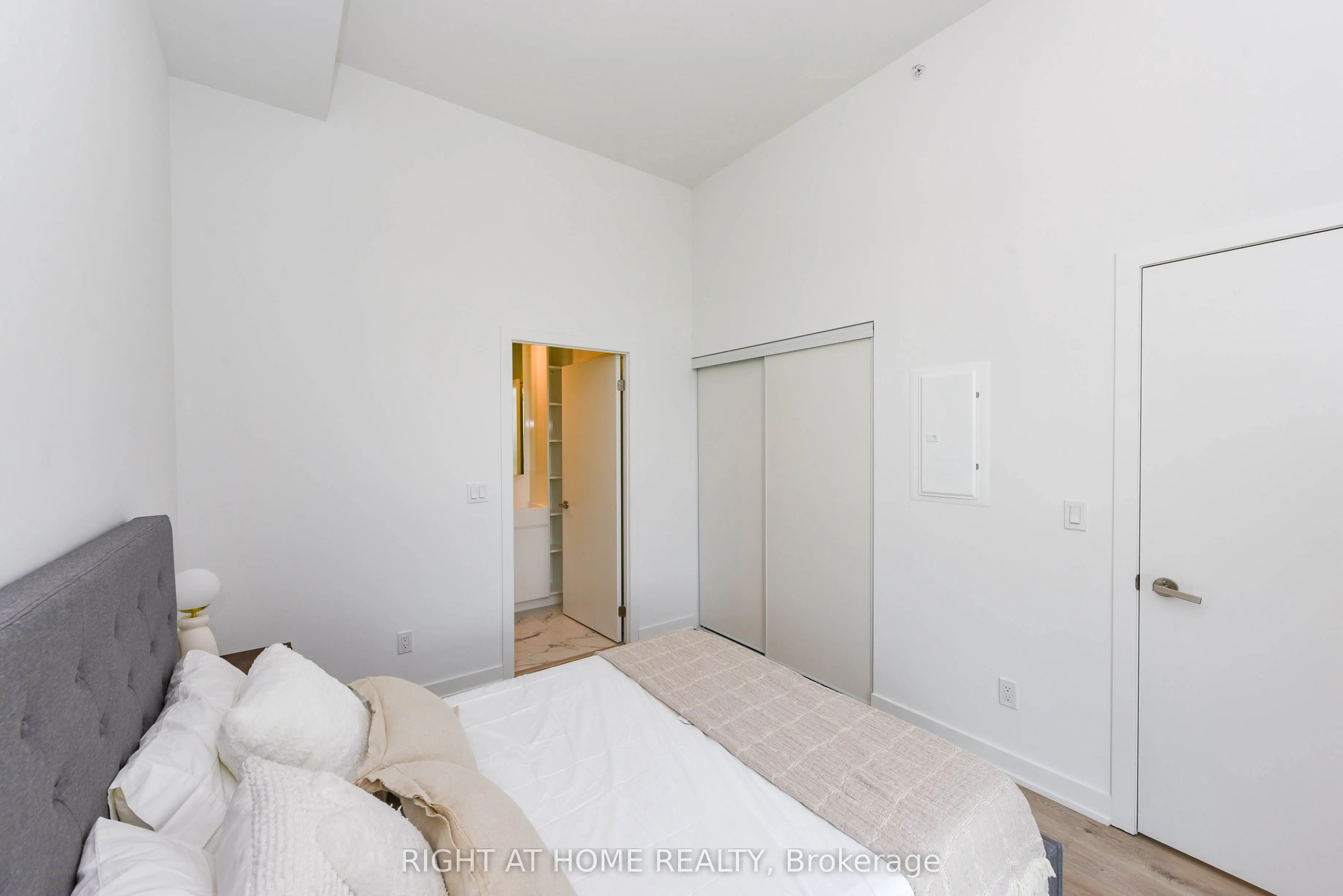 370 MARTHA Street, #2008