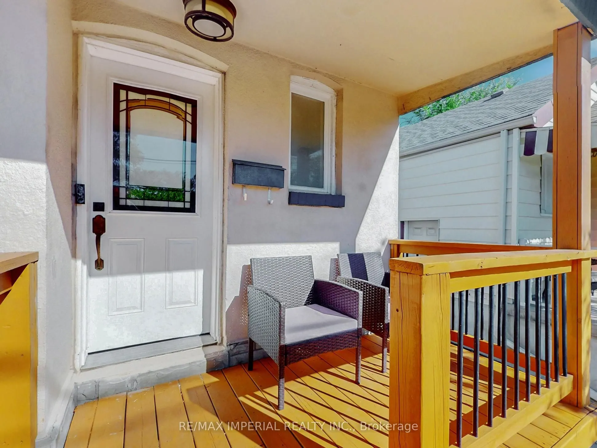 598 Ridelle Avenue