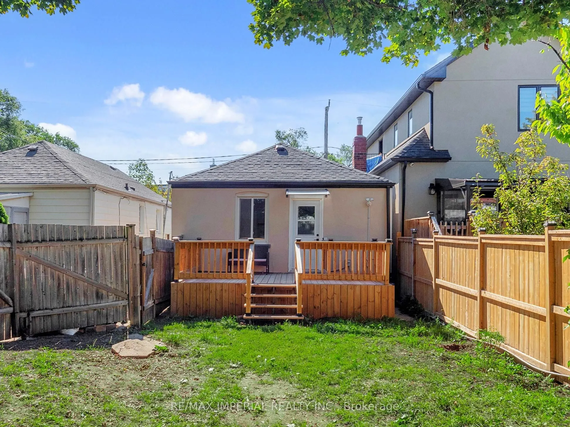 598 Ridelle Avenue