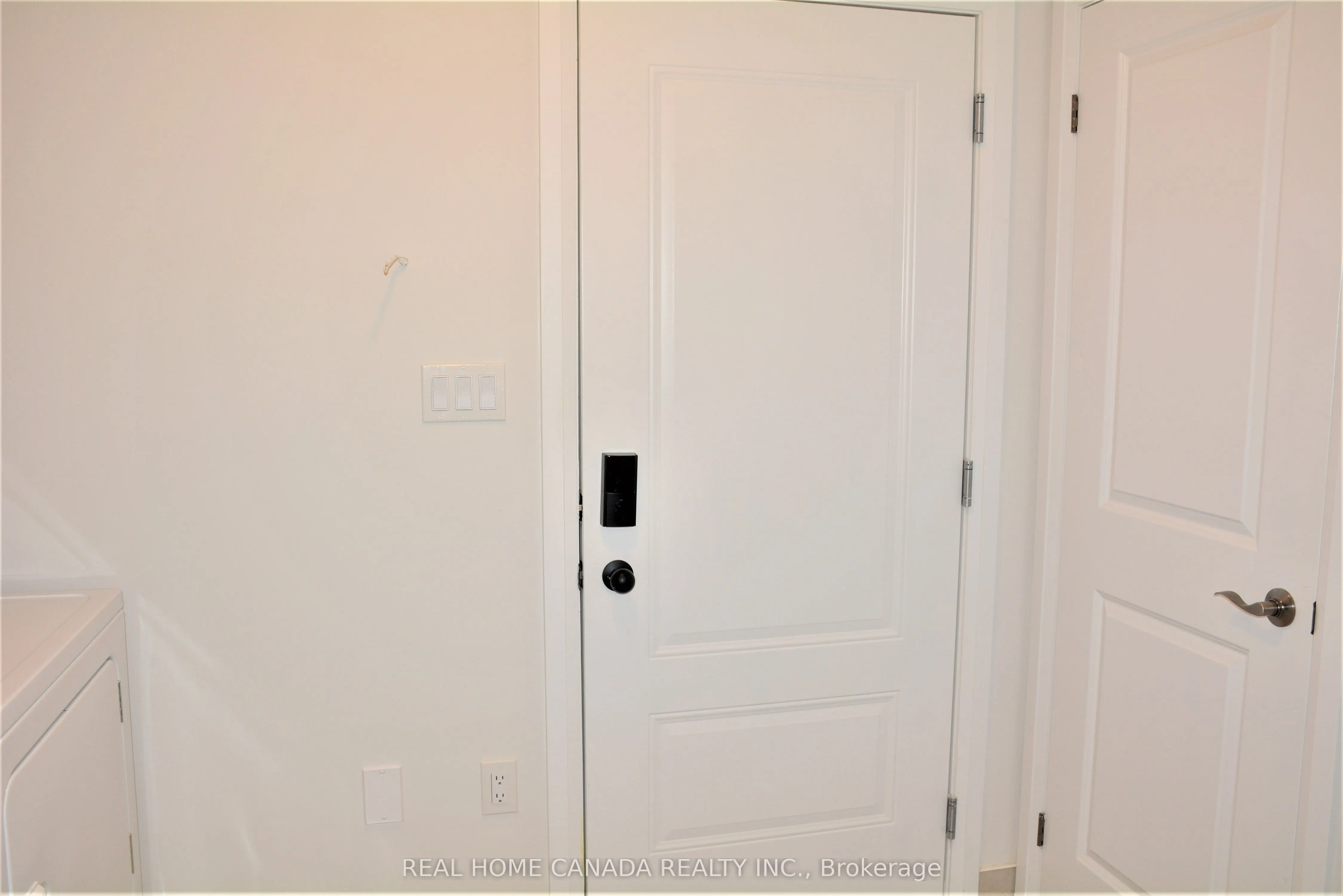 2452 Belt Lane