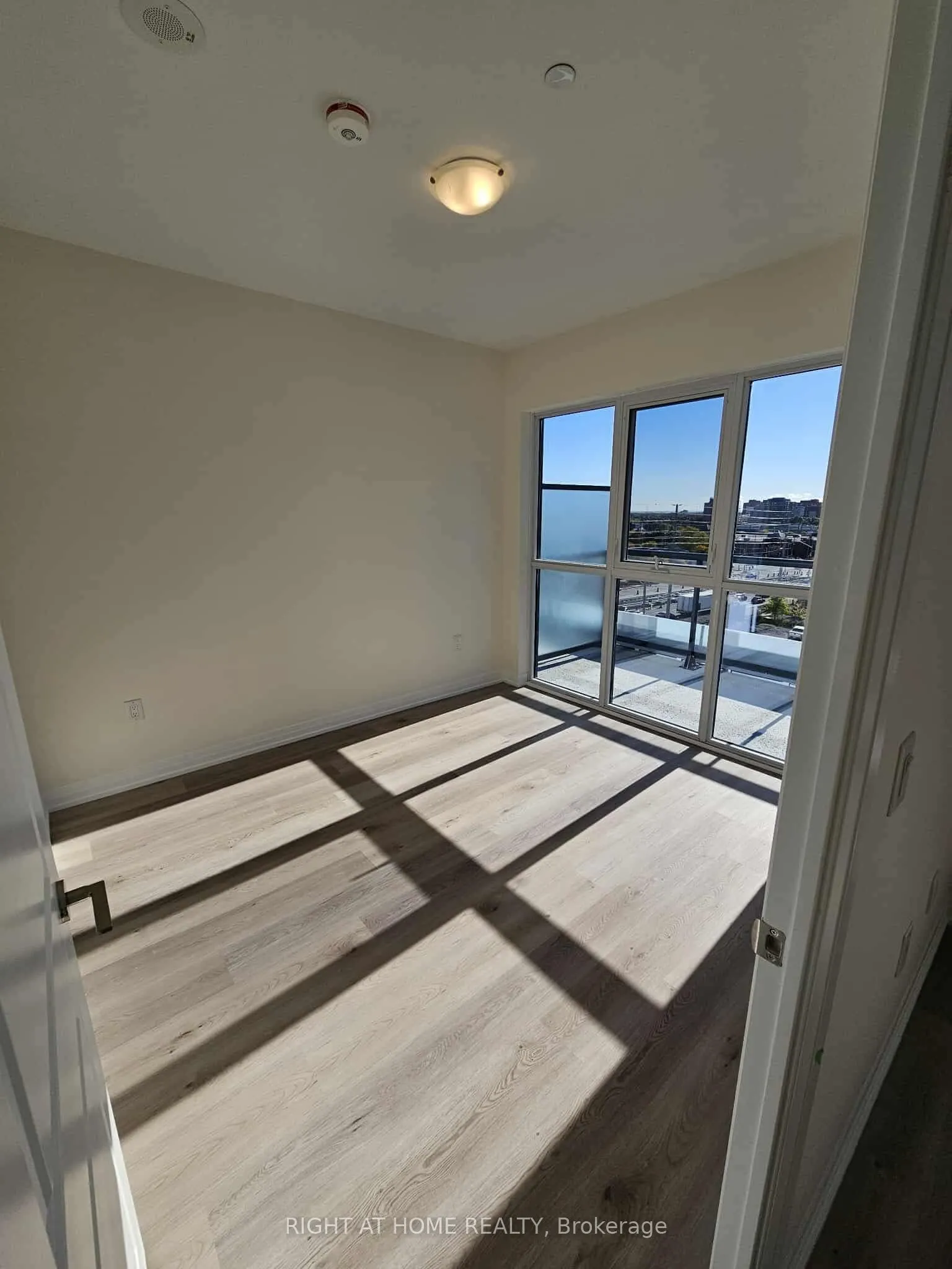 15 Watergarden Drive, #607
