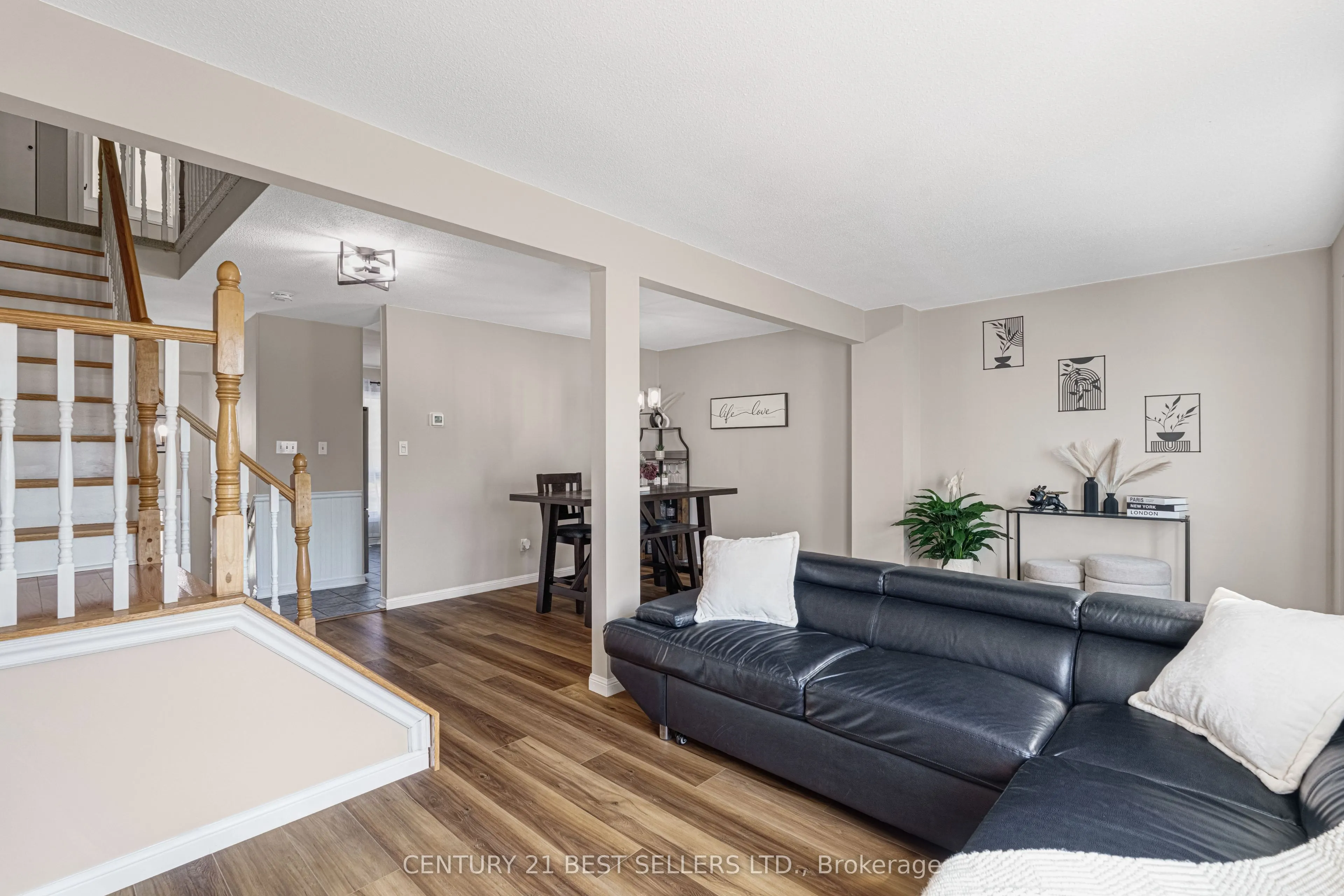 477 Ontario Street N, #477