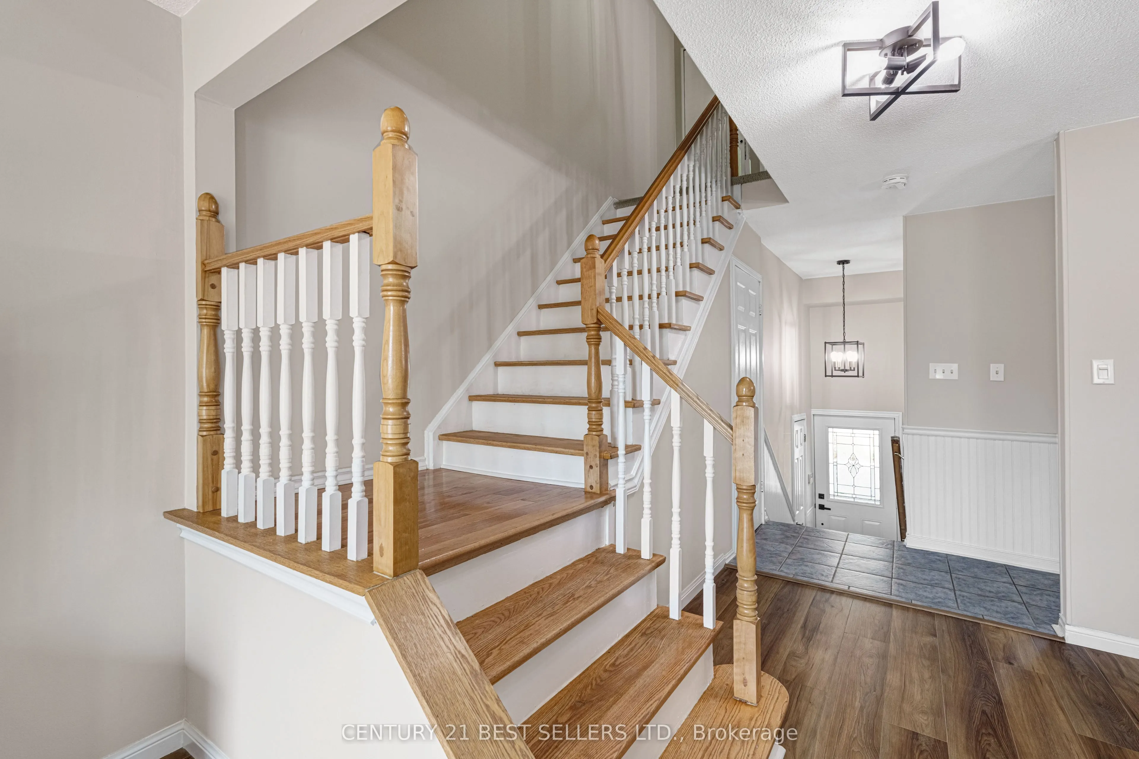 477 Ontario Street N, #477