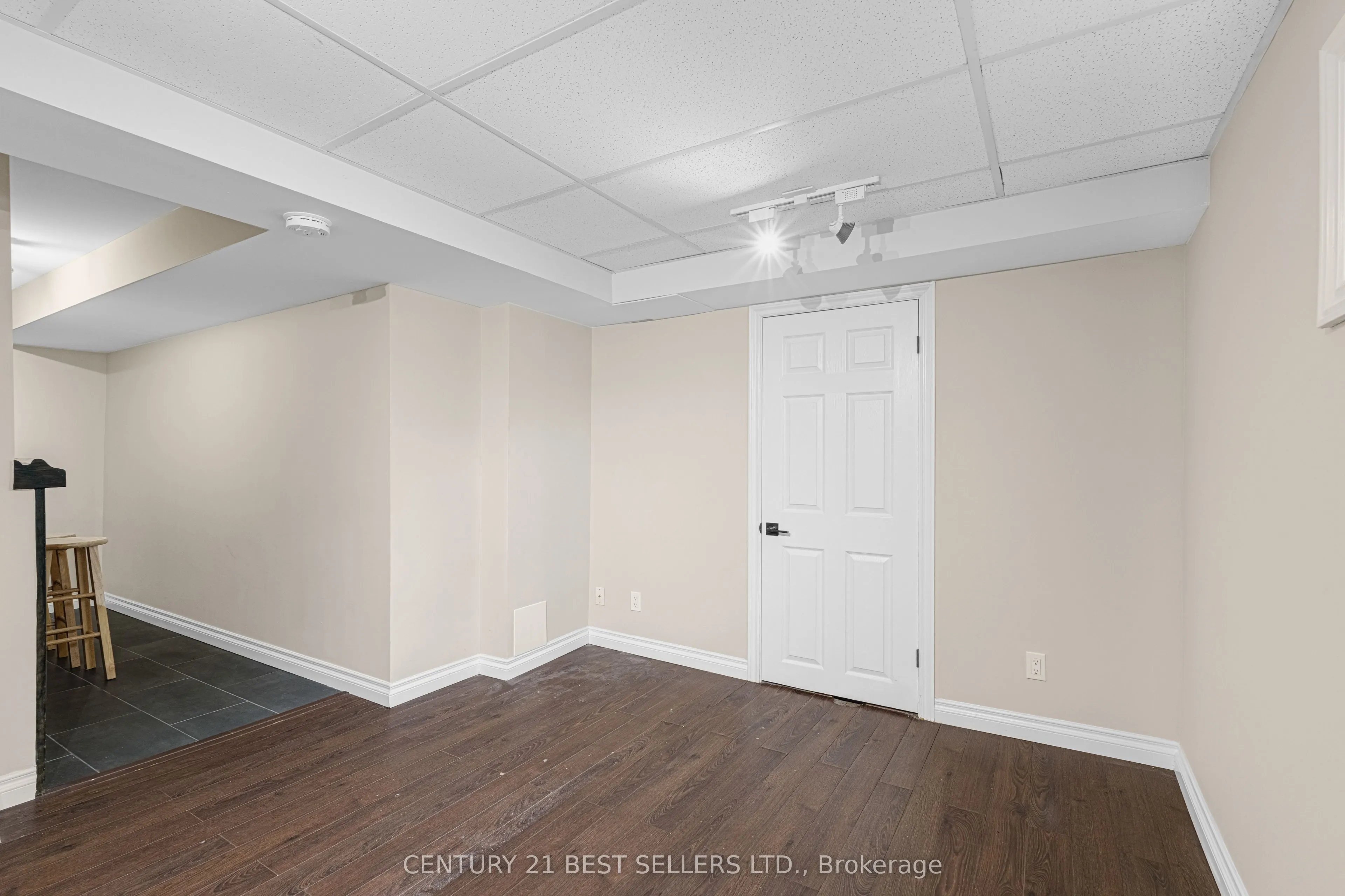 477 Ontario Street N, #477