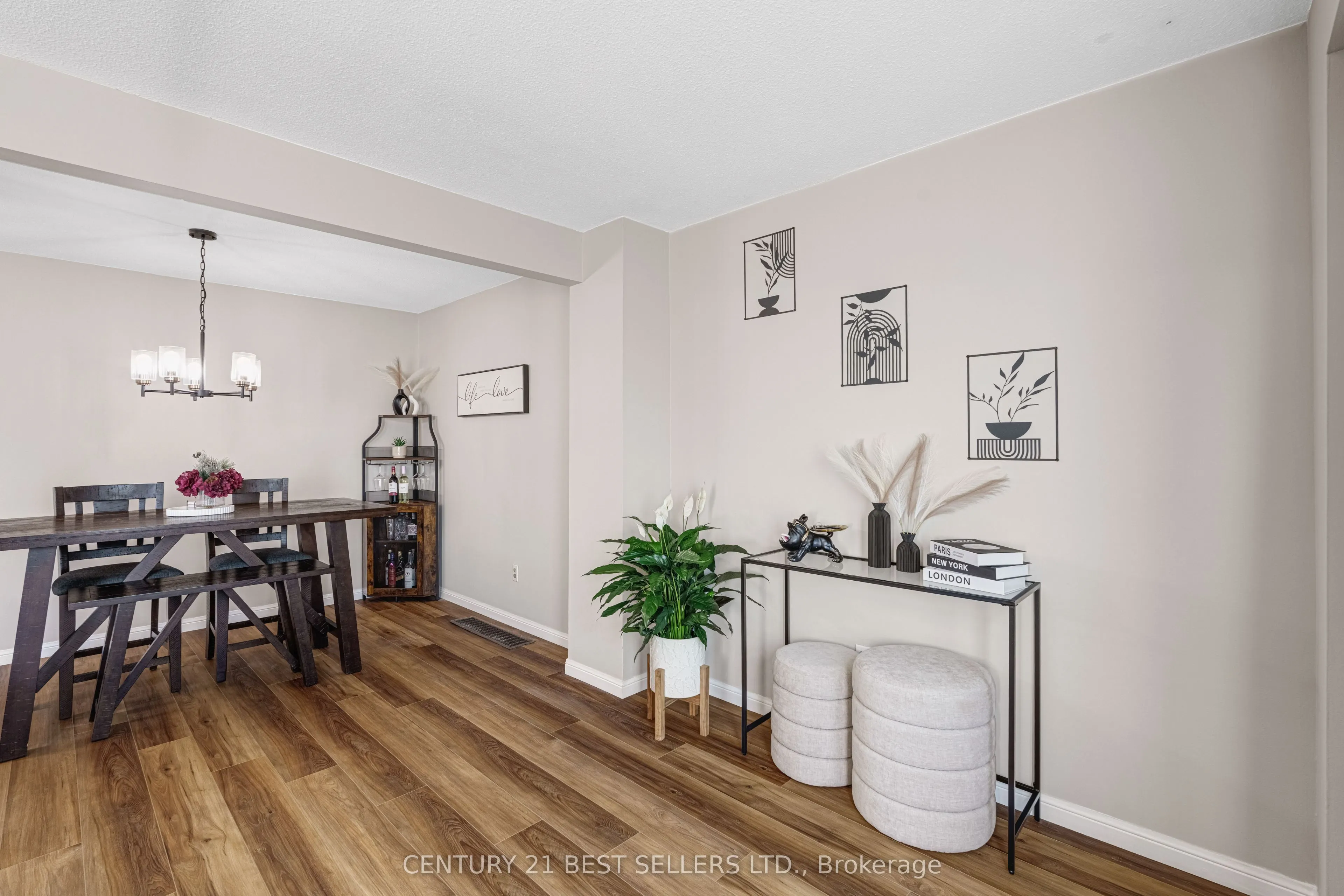 477 Ontario Street N, #477