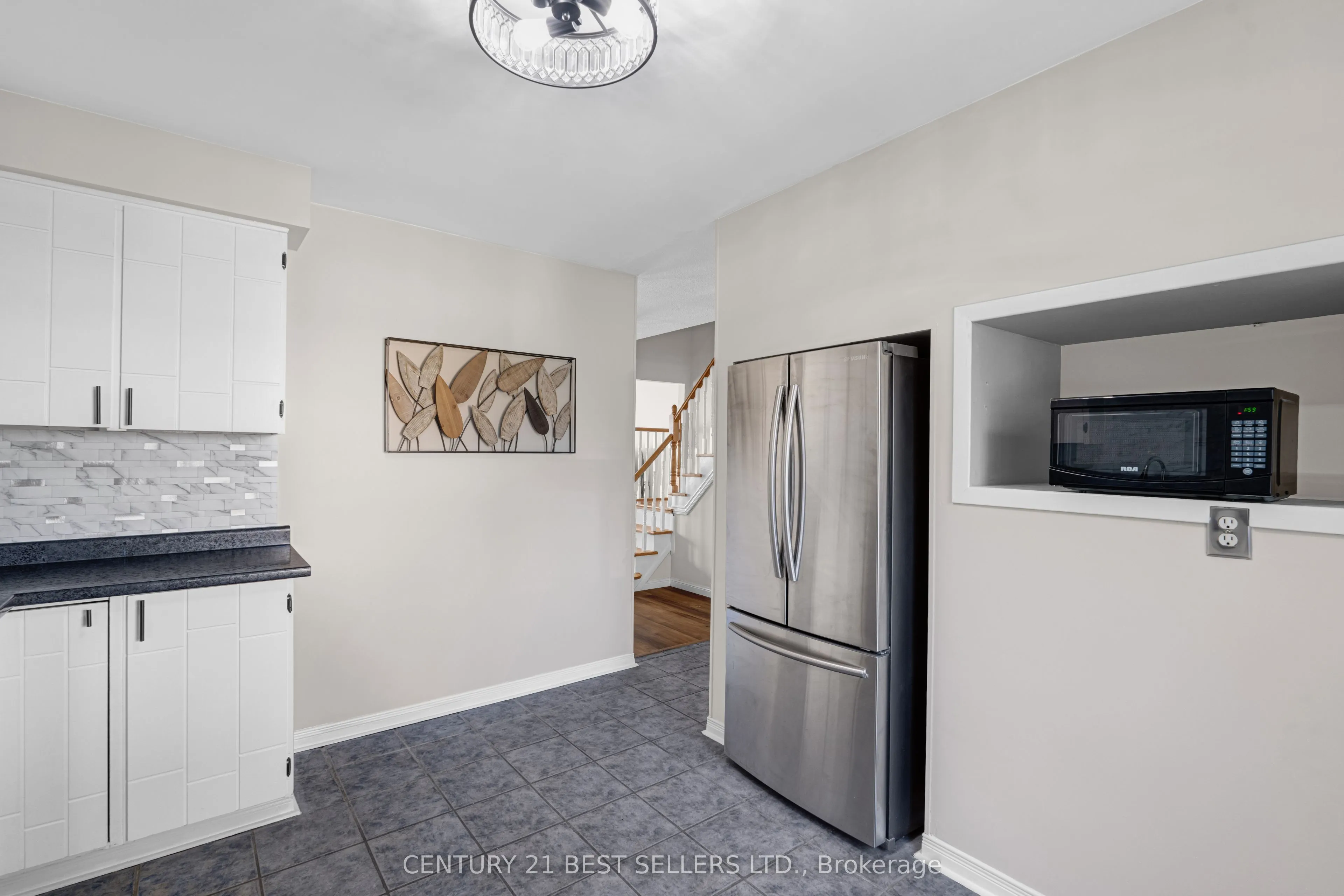 477 Ontario Street N, #477