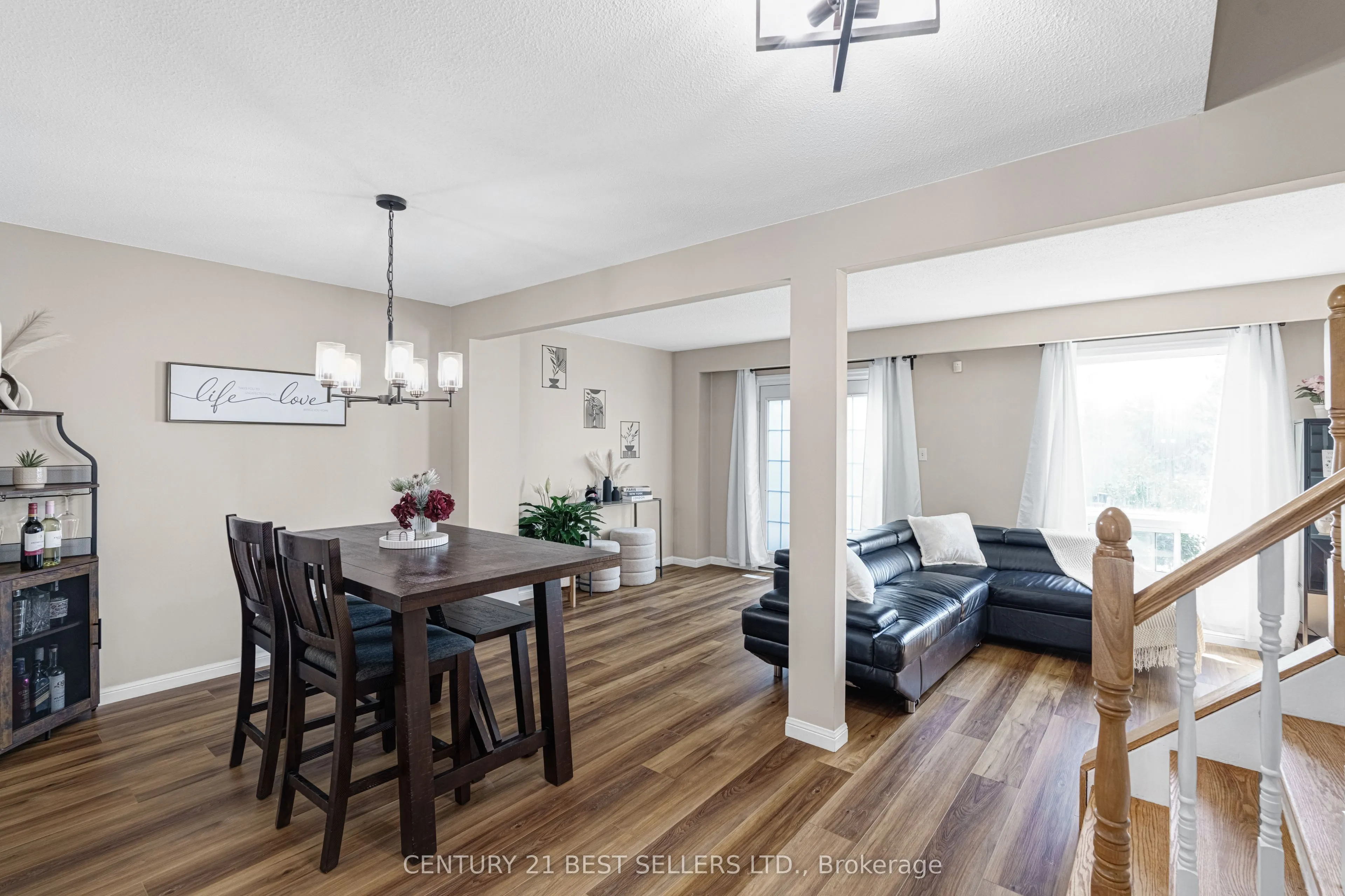 477 Ontario Street N, #477