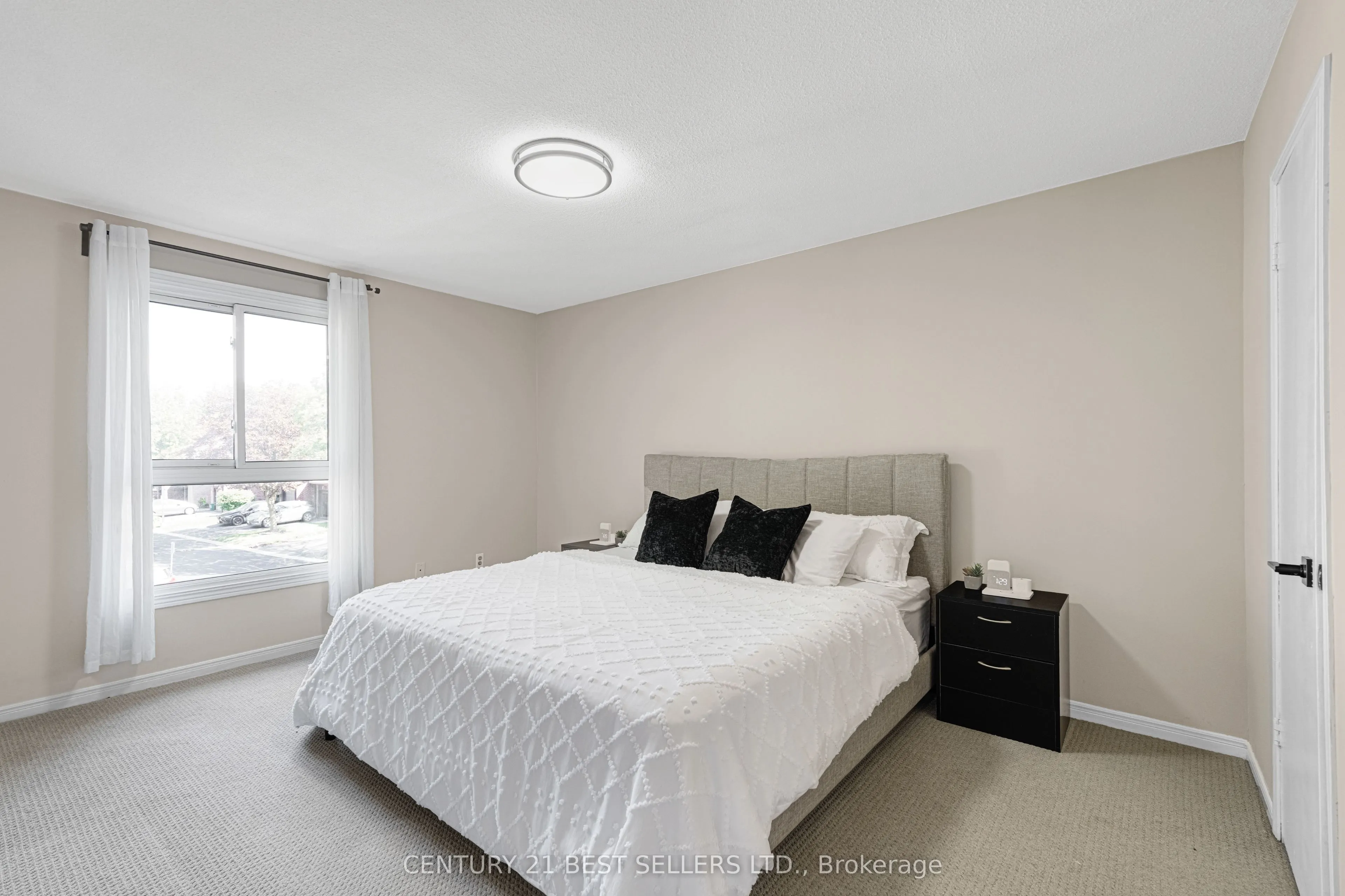 477 Ontario Street N, #477