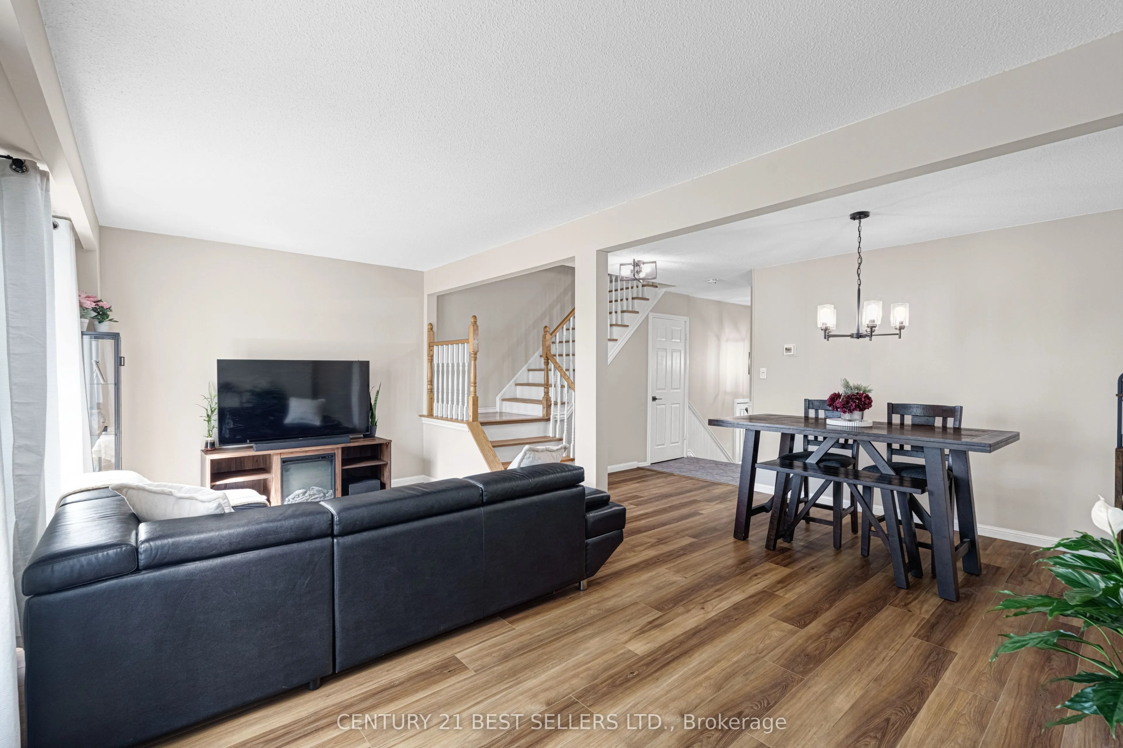 477 Ontario Street N, #477