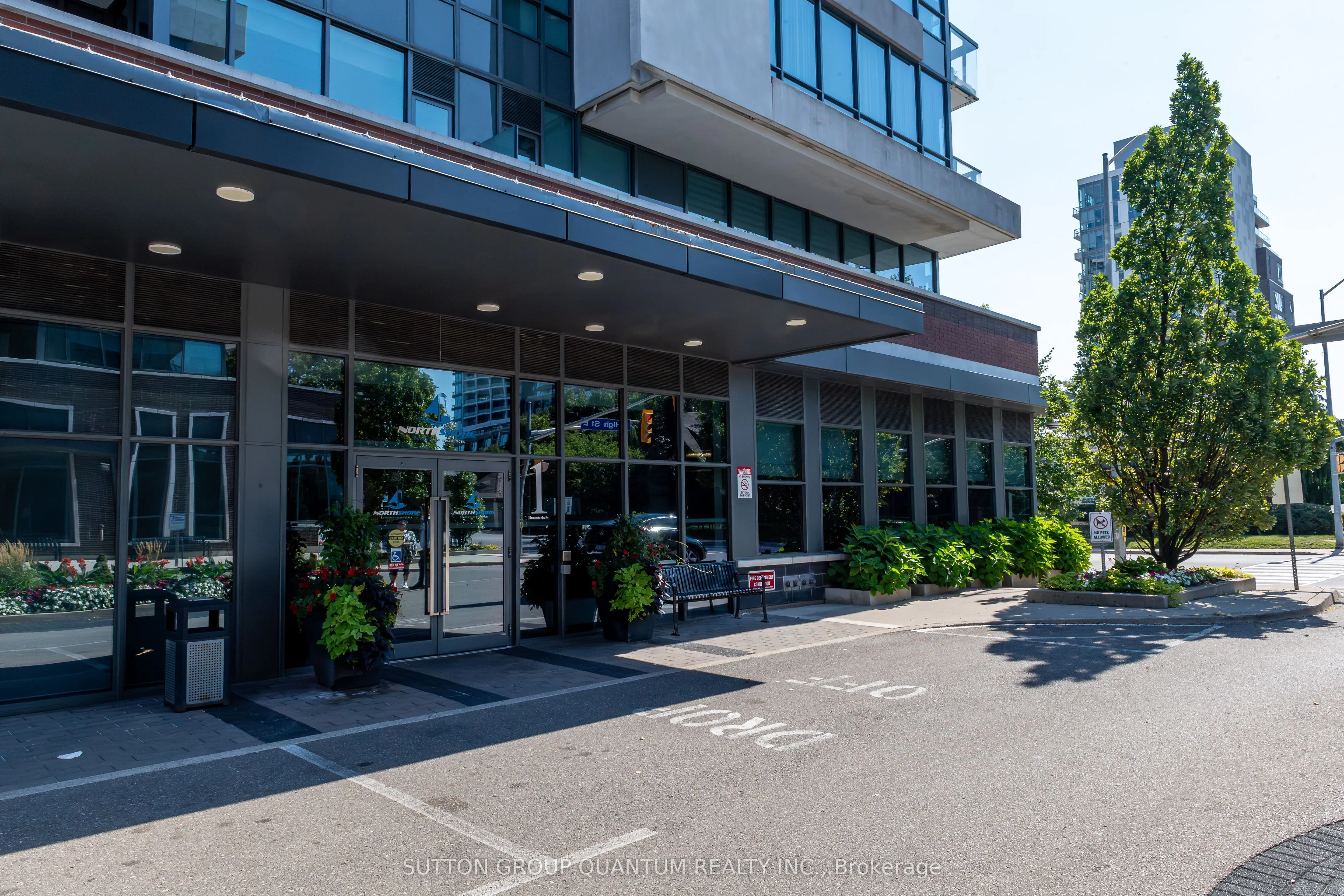 1 Hurontario Street S, #602