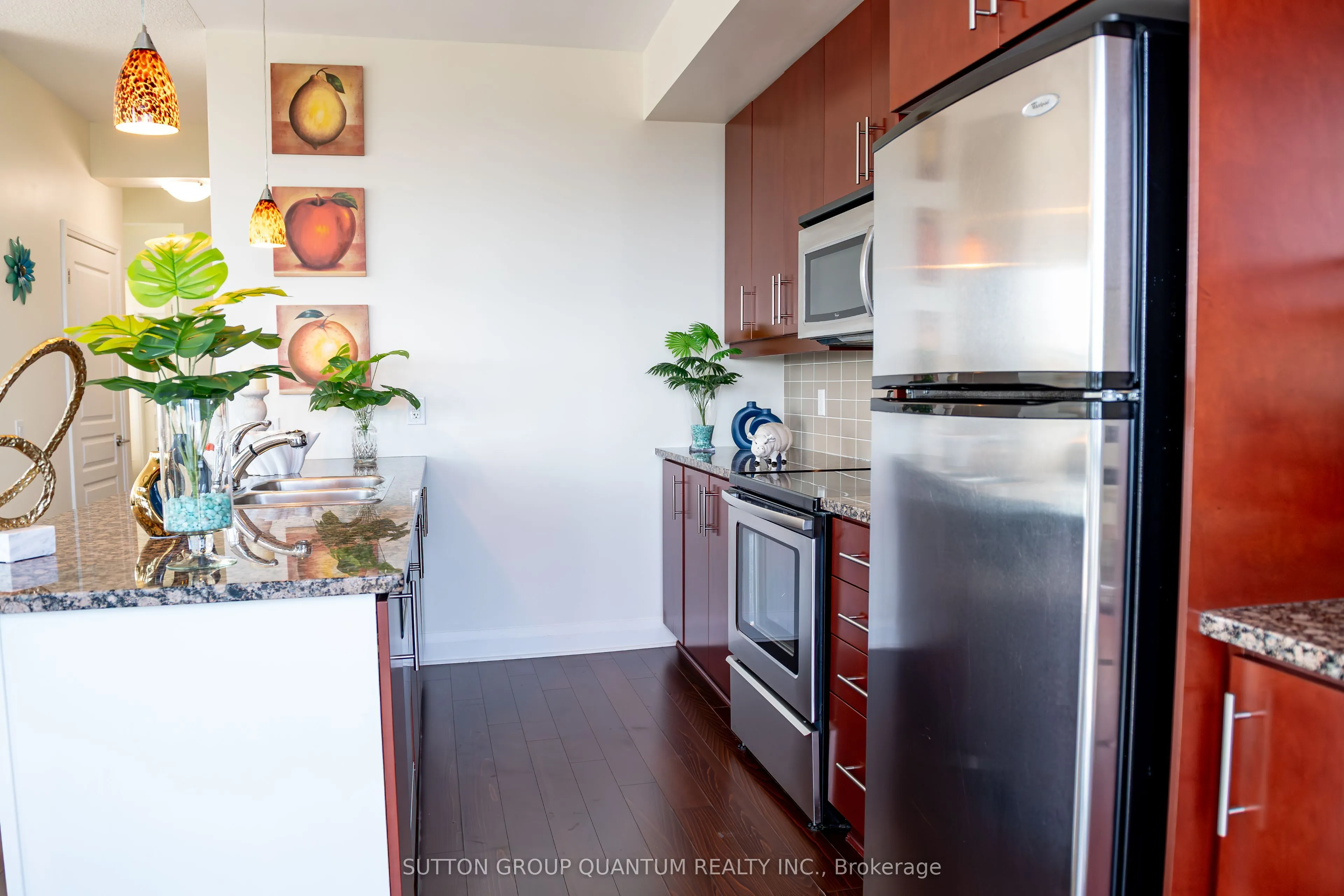 1 Hurontario Street S, #602