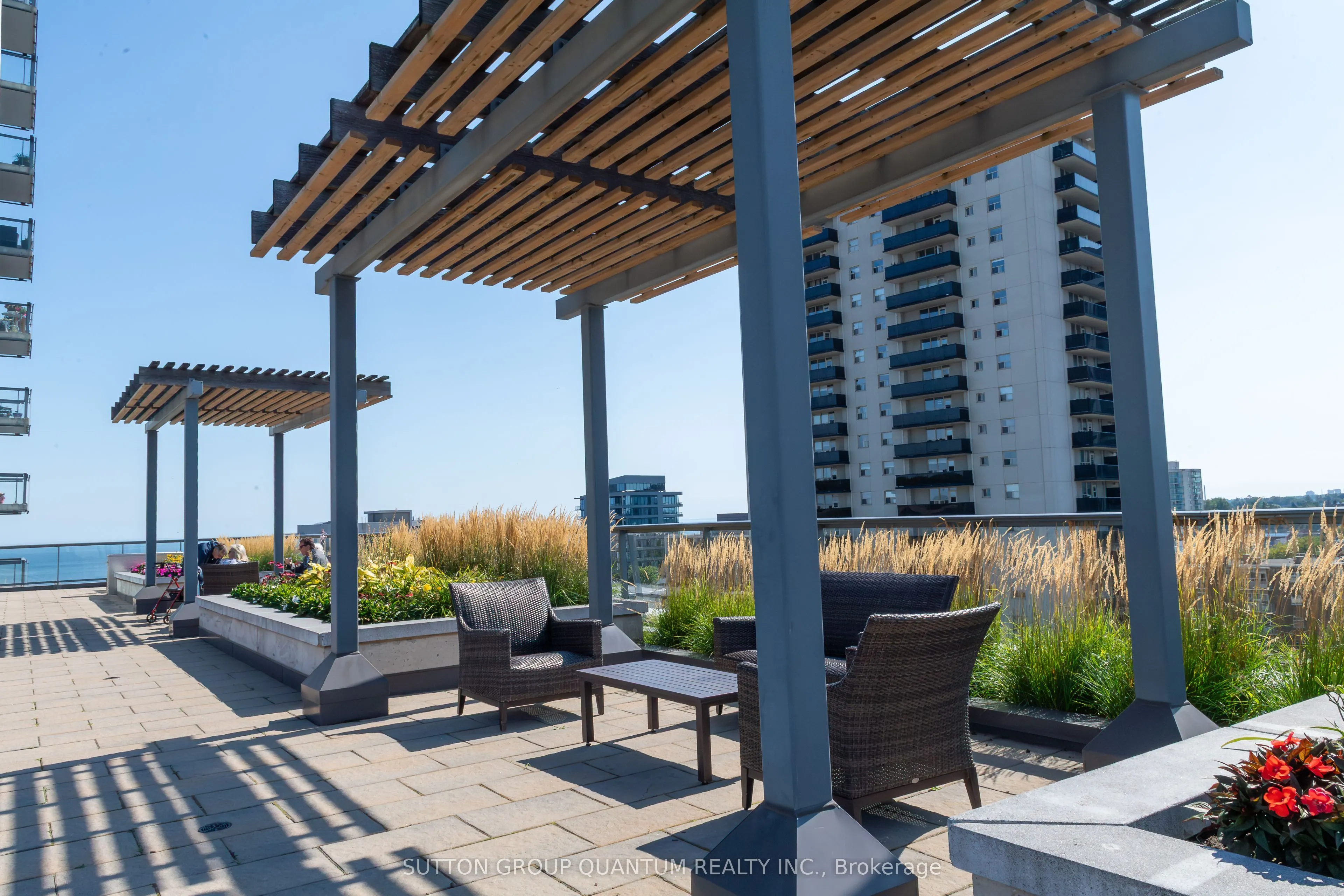 1 Hurontario Street S, #602